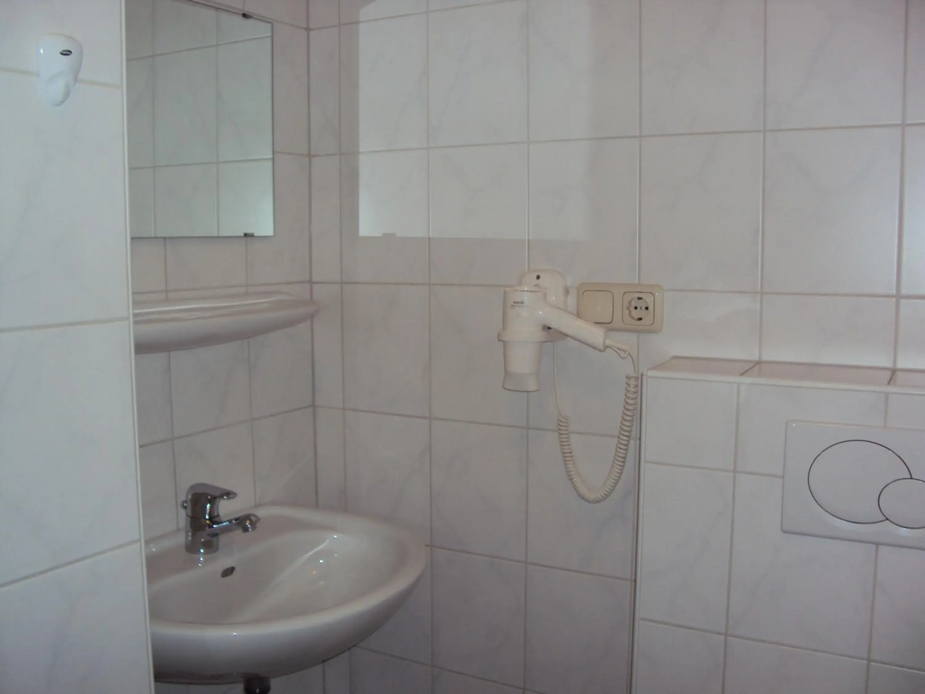 Single Room with Shared Toilet in Jutel Obertraun Single Room with Shared Toilet in Jutel Obertraun