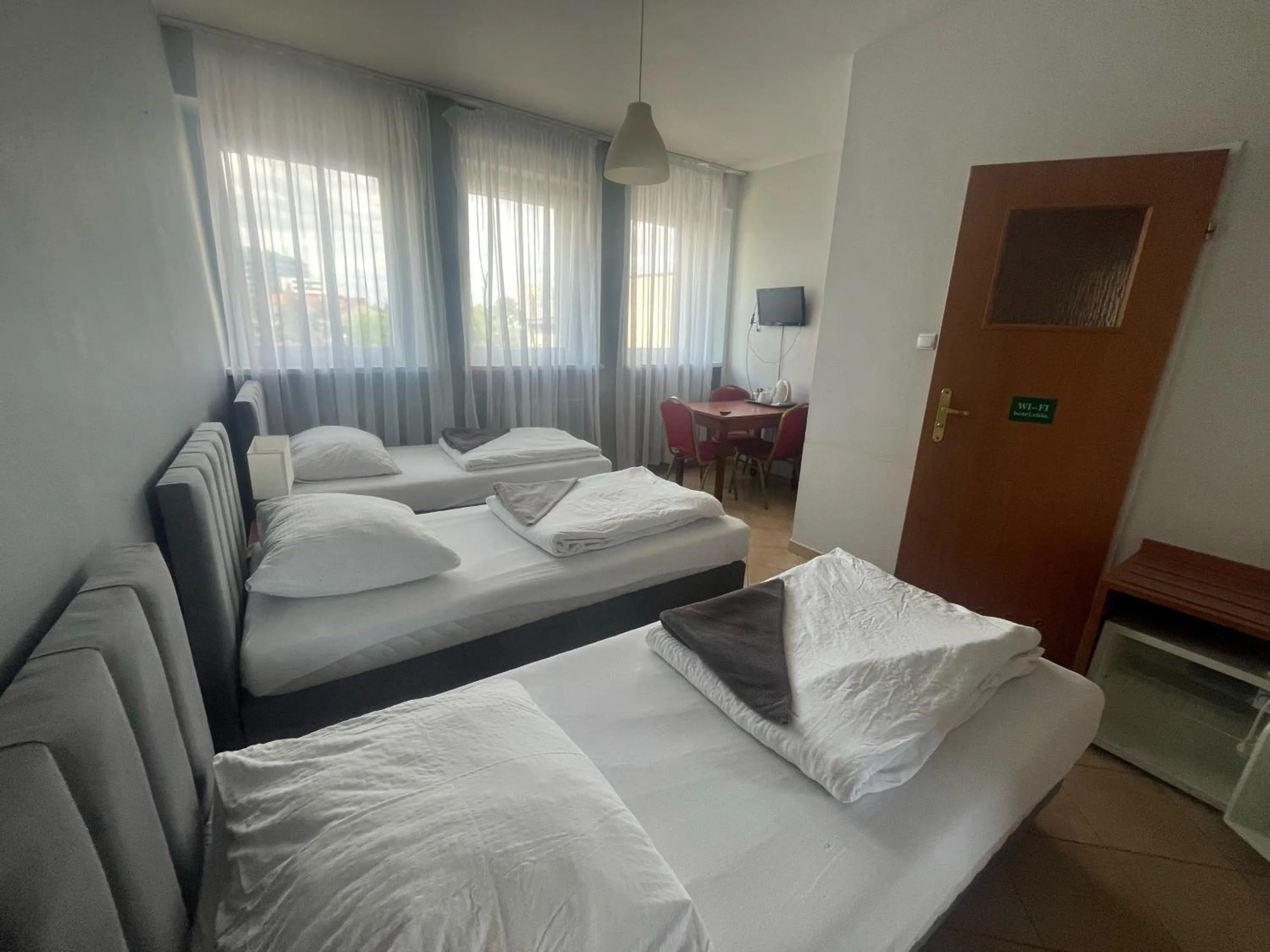 Property building, Bed in Hotel Elda
