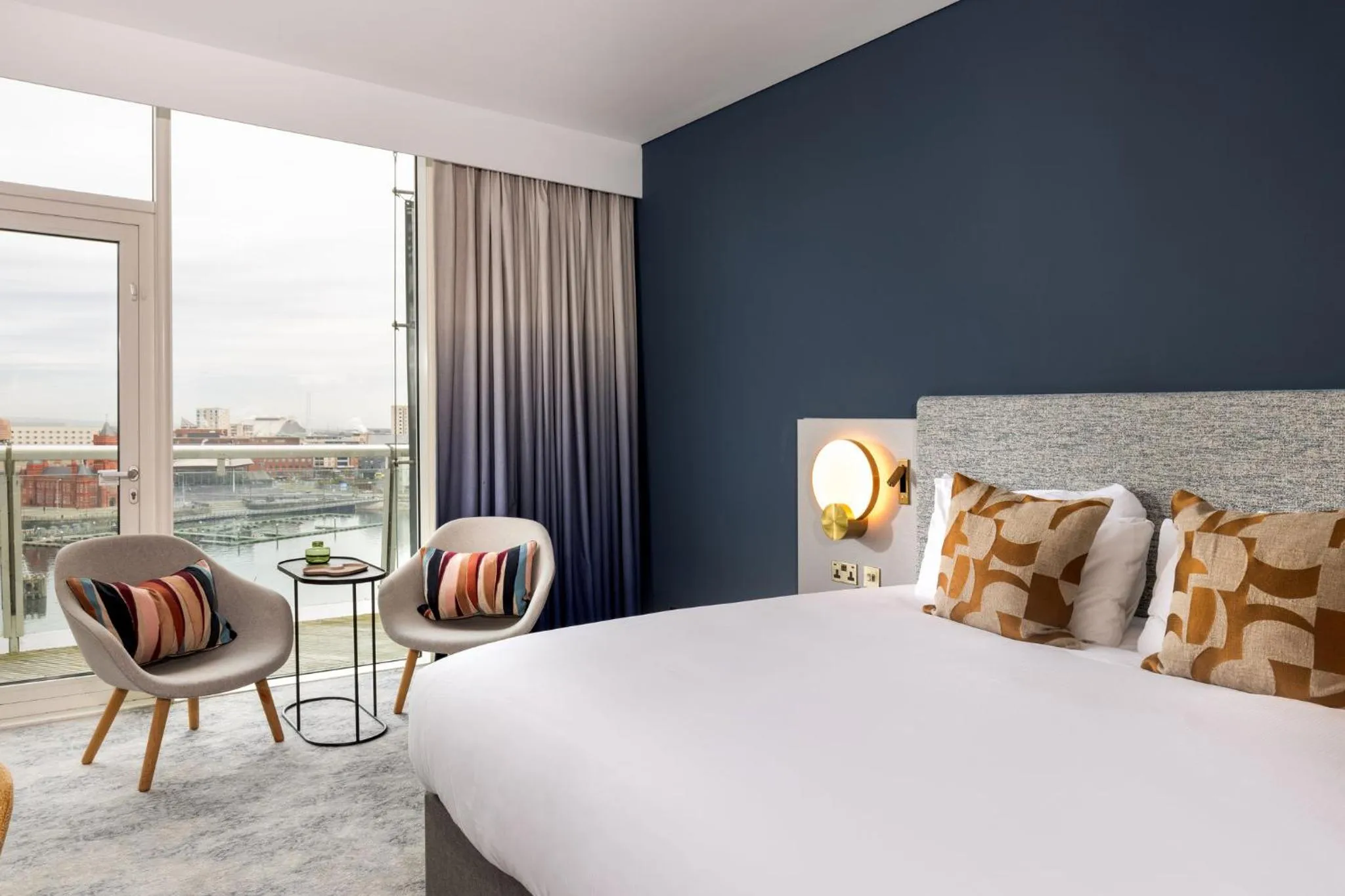 Photo of the whole room, Bed in voco St. David's Cardiff by IHG