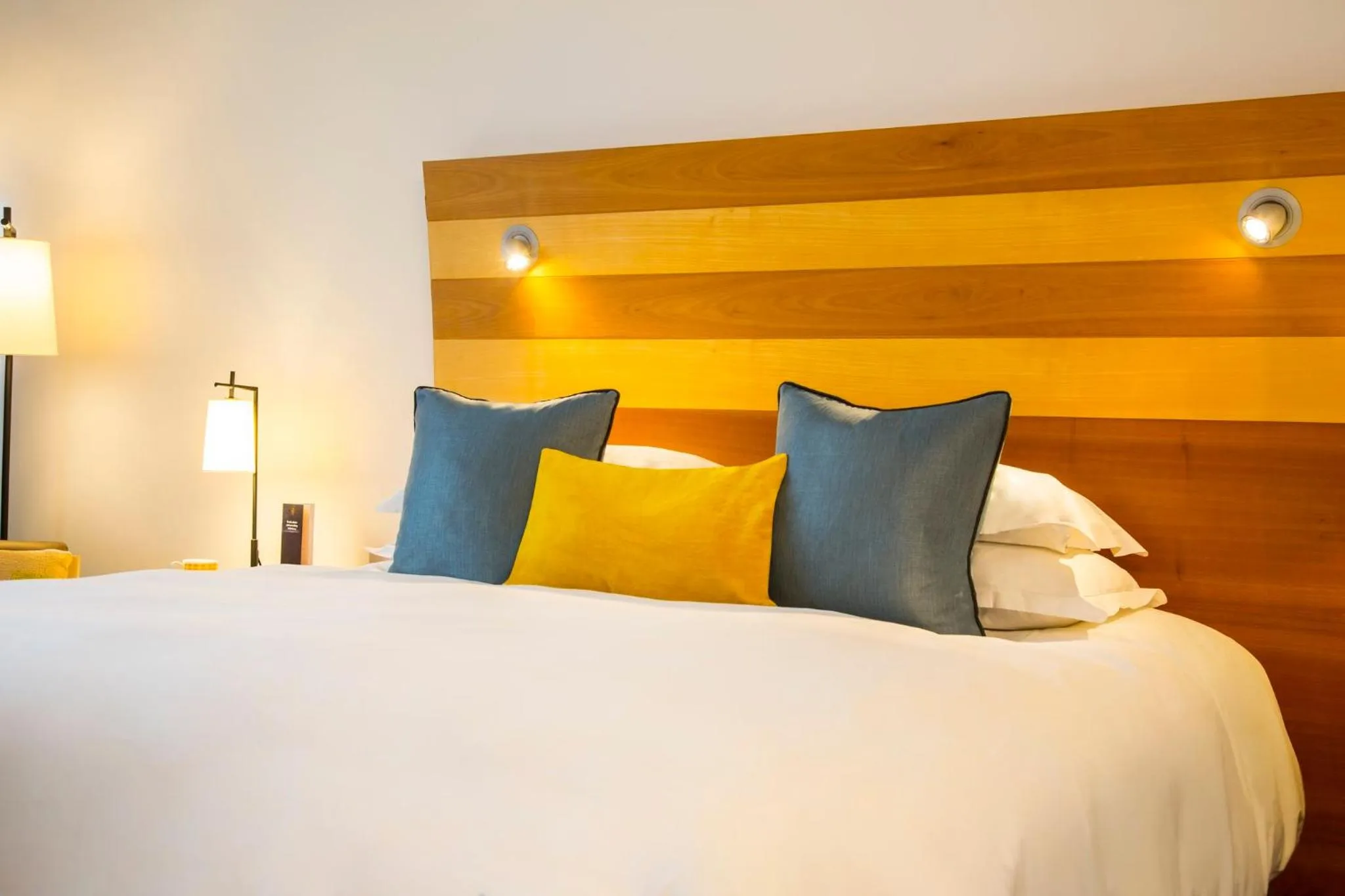 Photo of the whole room, Bed in voco St. David's Cardiff by IHG