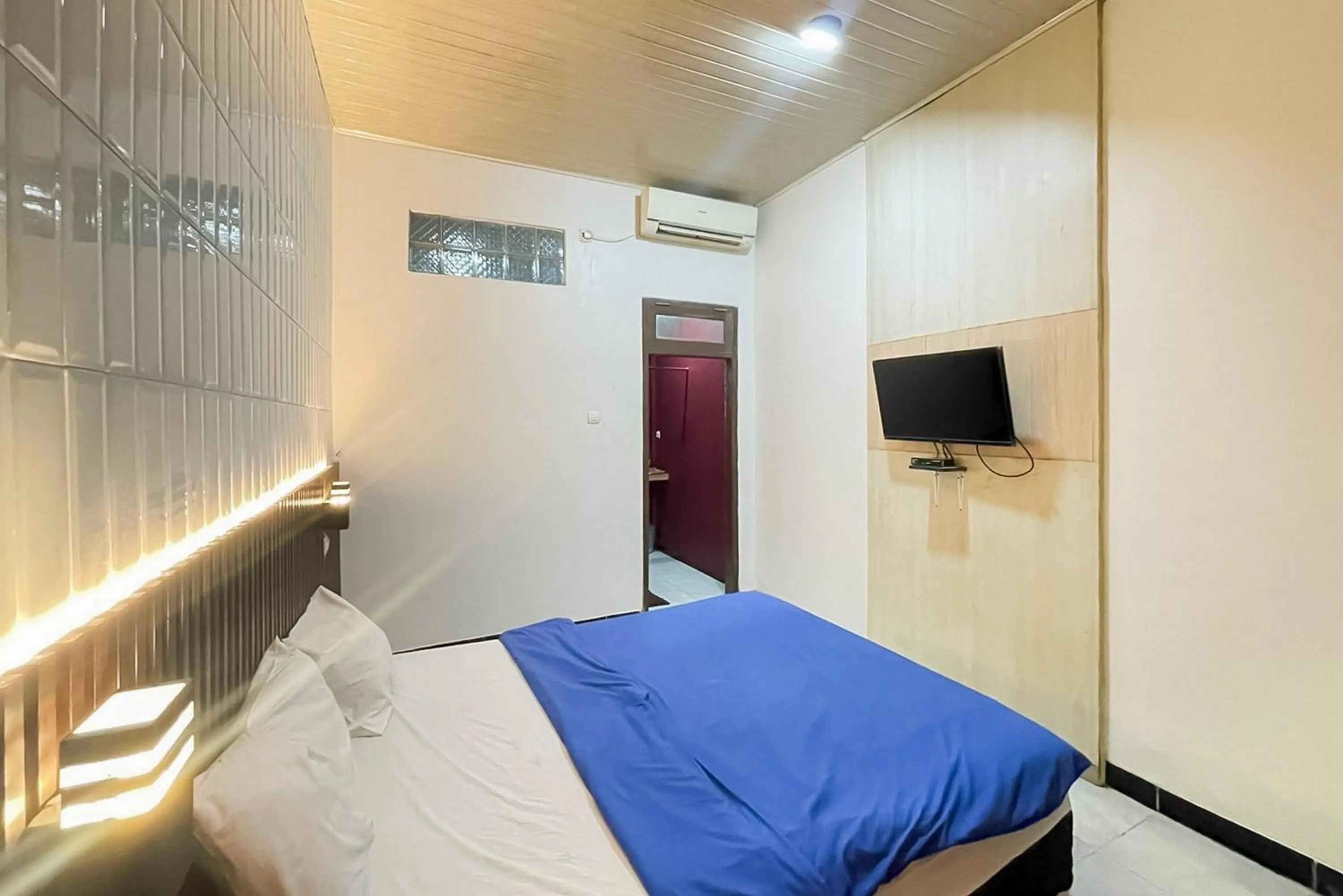 Bedroom, Bed in Urbanview Hotel Delima 101 Syariah