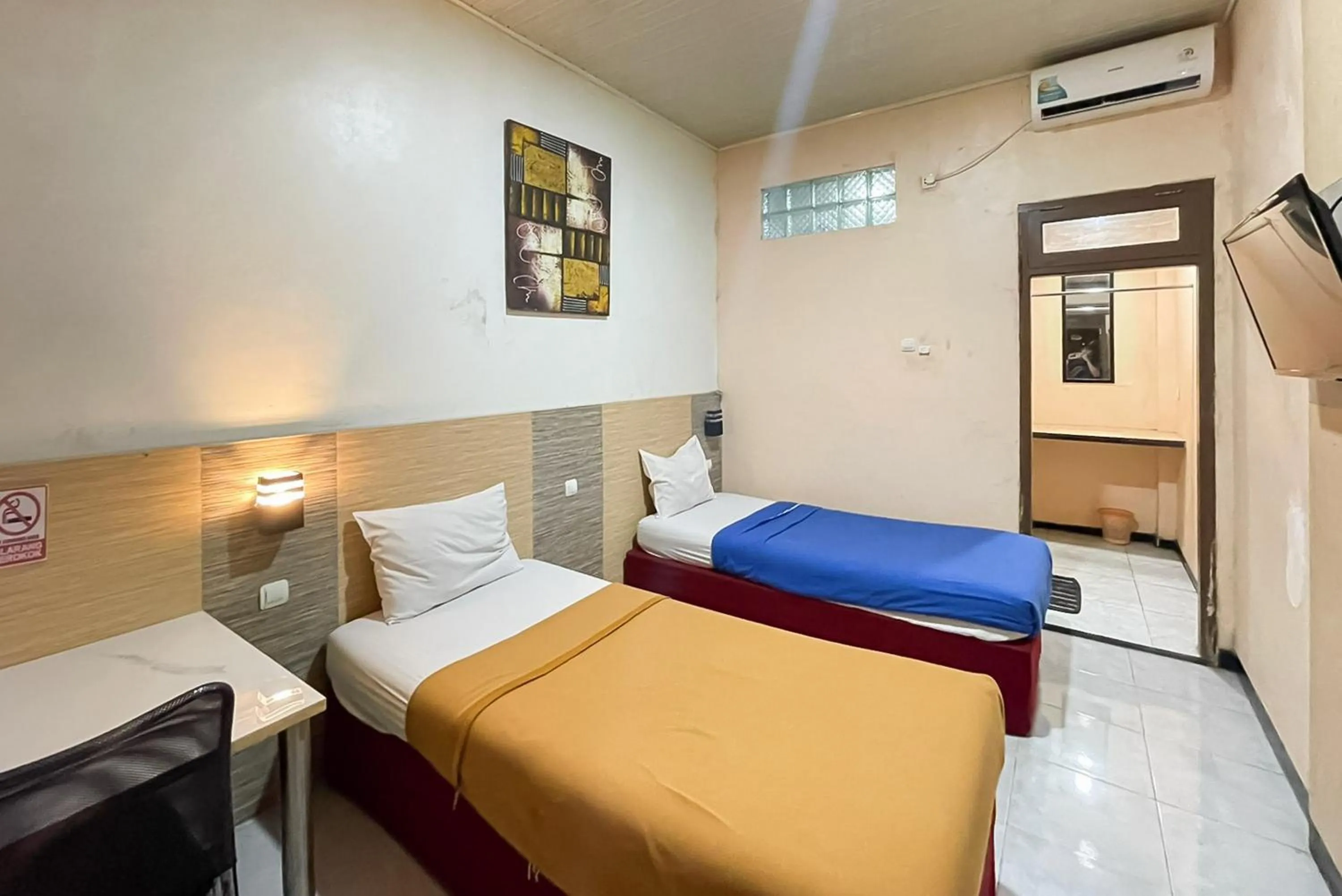 Bedroom, Bed in Urbanview Hotel Delima 101 Syariah