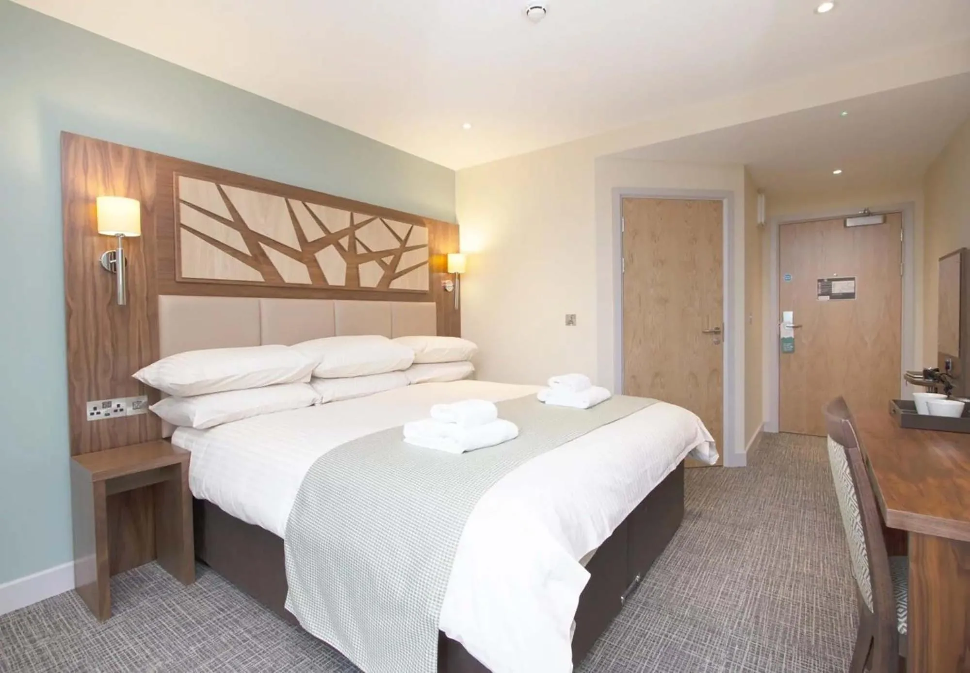 Bedroom, Bed in Drimsynie Estate Hotel