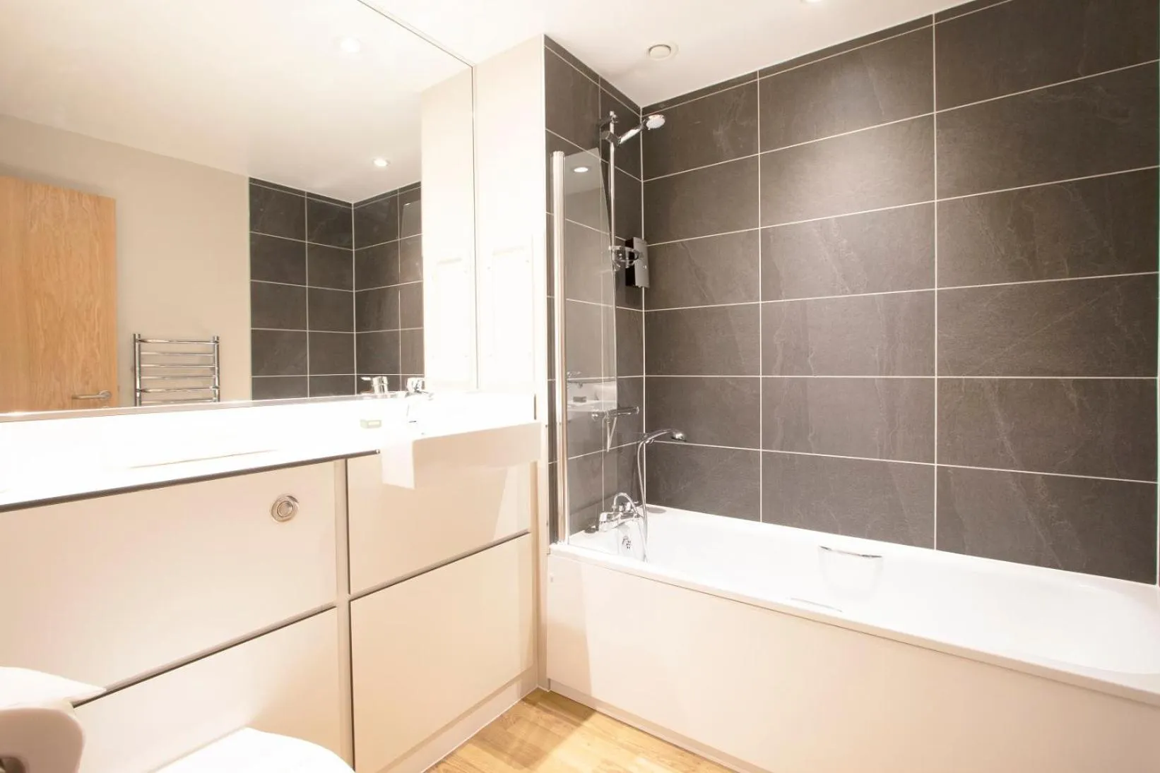 Shower in Drimsynie Estate Hotel