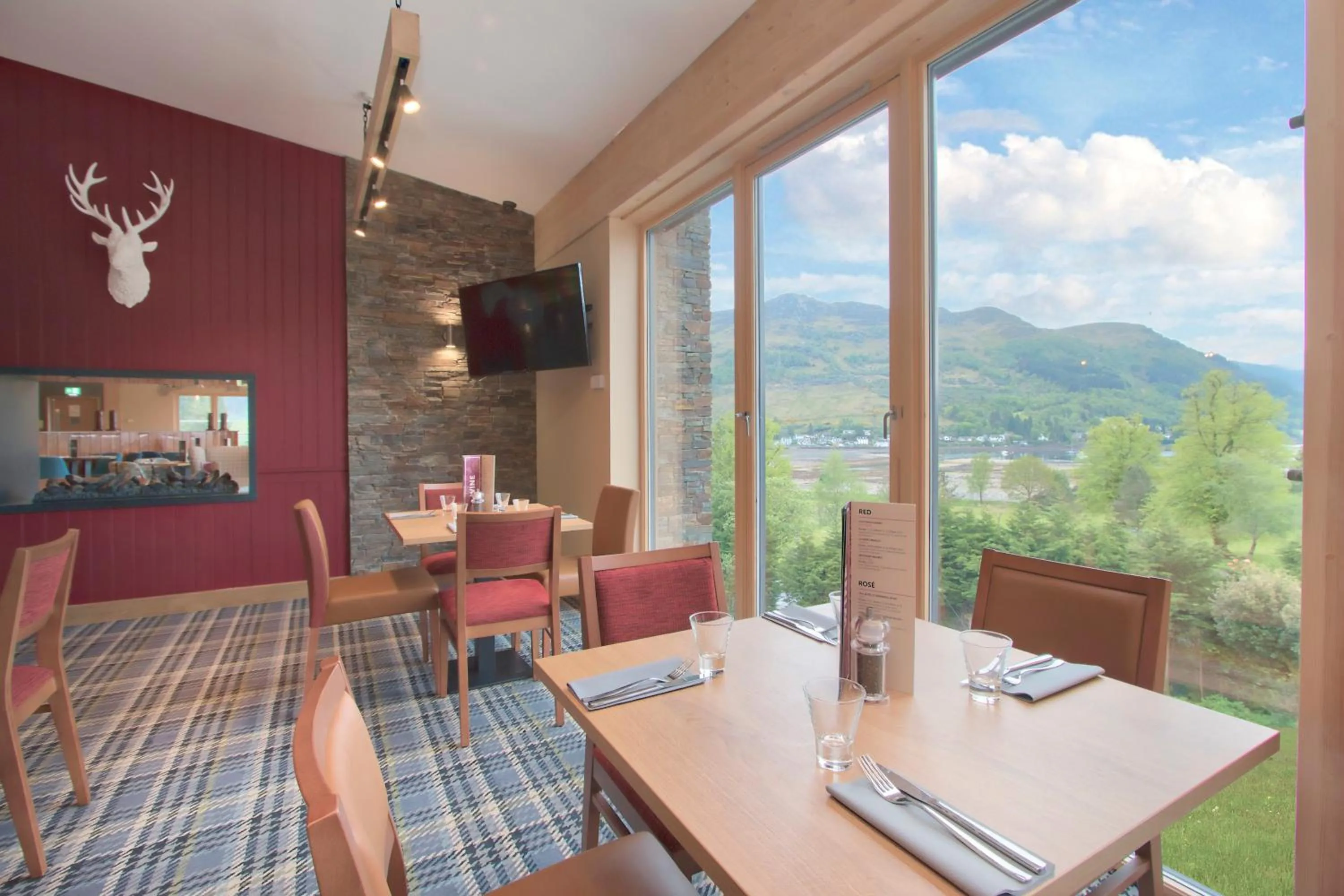 Restaurant/places to eat in Drimsynie Estate Hotel