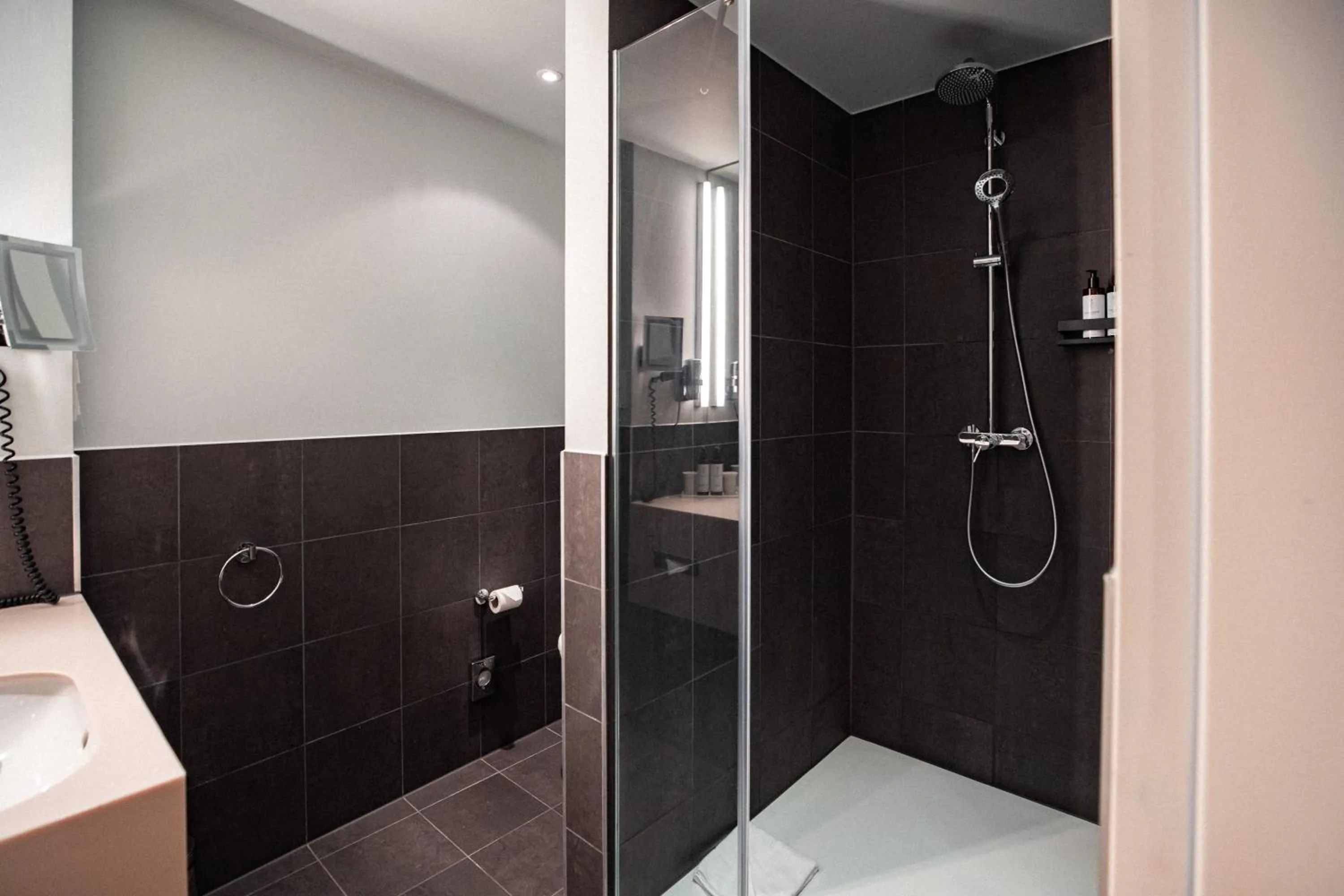 Shower in Townhouse Leipzig