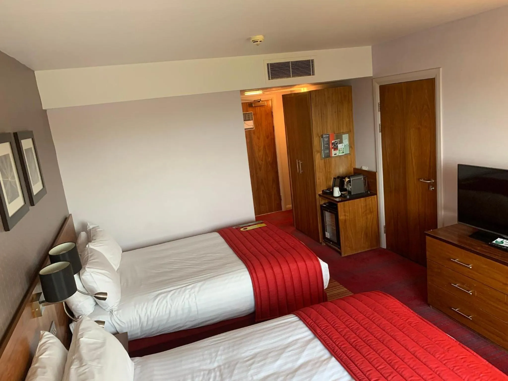 Photo of the whole room, Bed in Holiday Inn Norwich City by IHG
