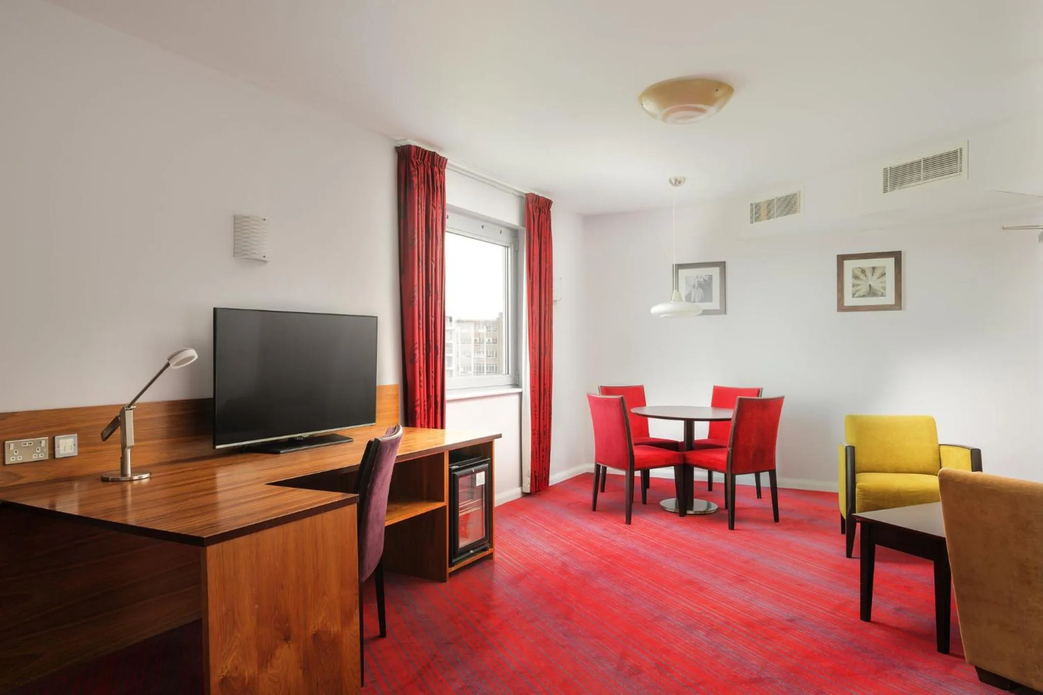 Photo of the whole room in Holiday Inn Norwich City by IHG