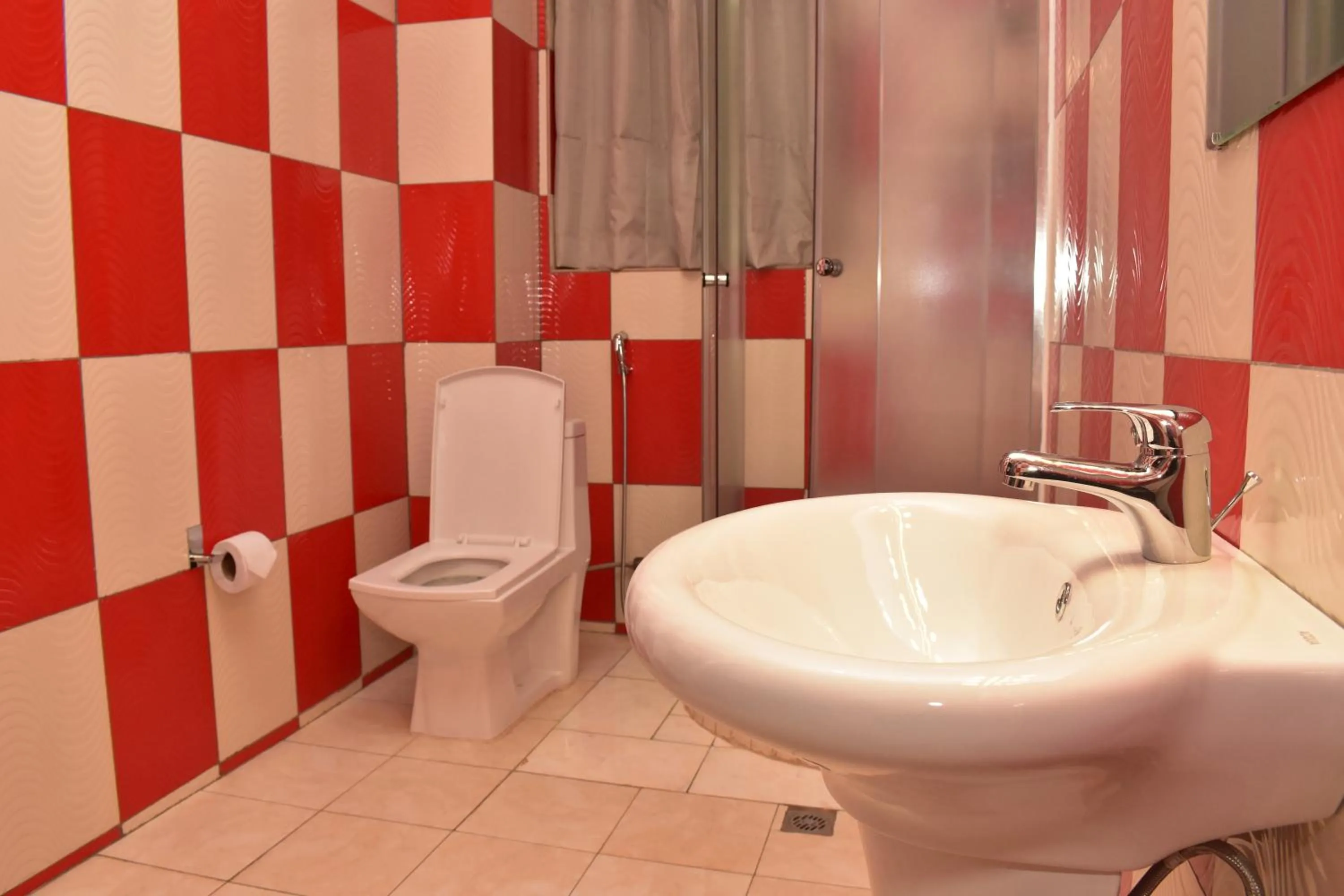 Bathroom in Lebanon Hotel