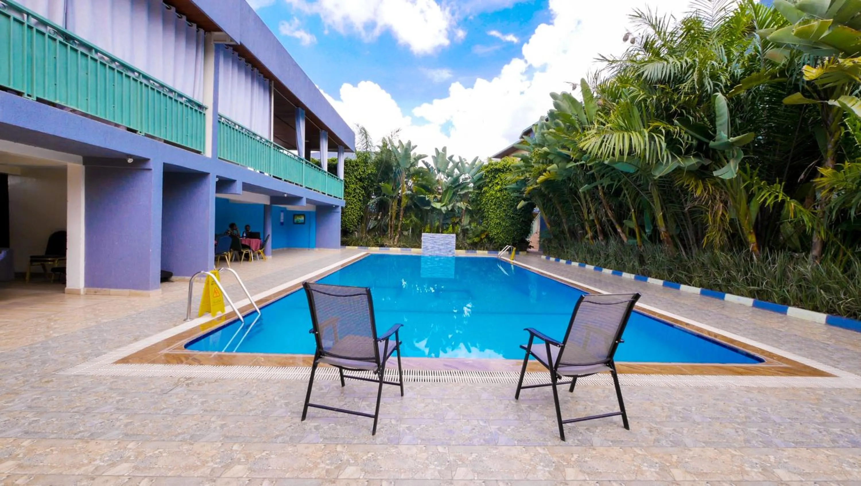 Swimming pool in Lebanon Hotel