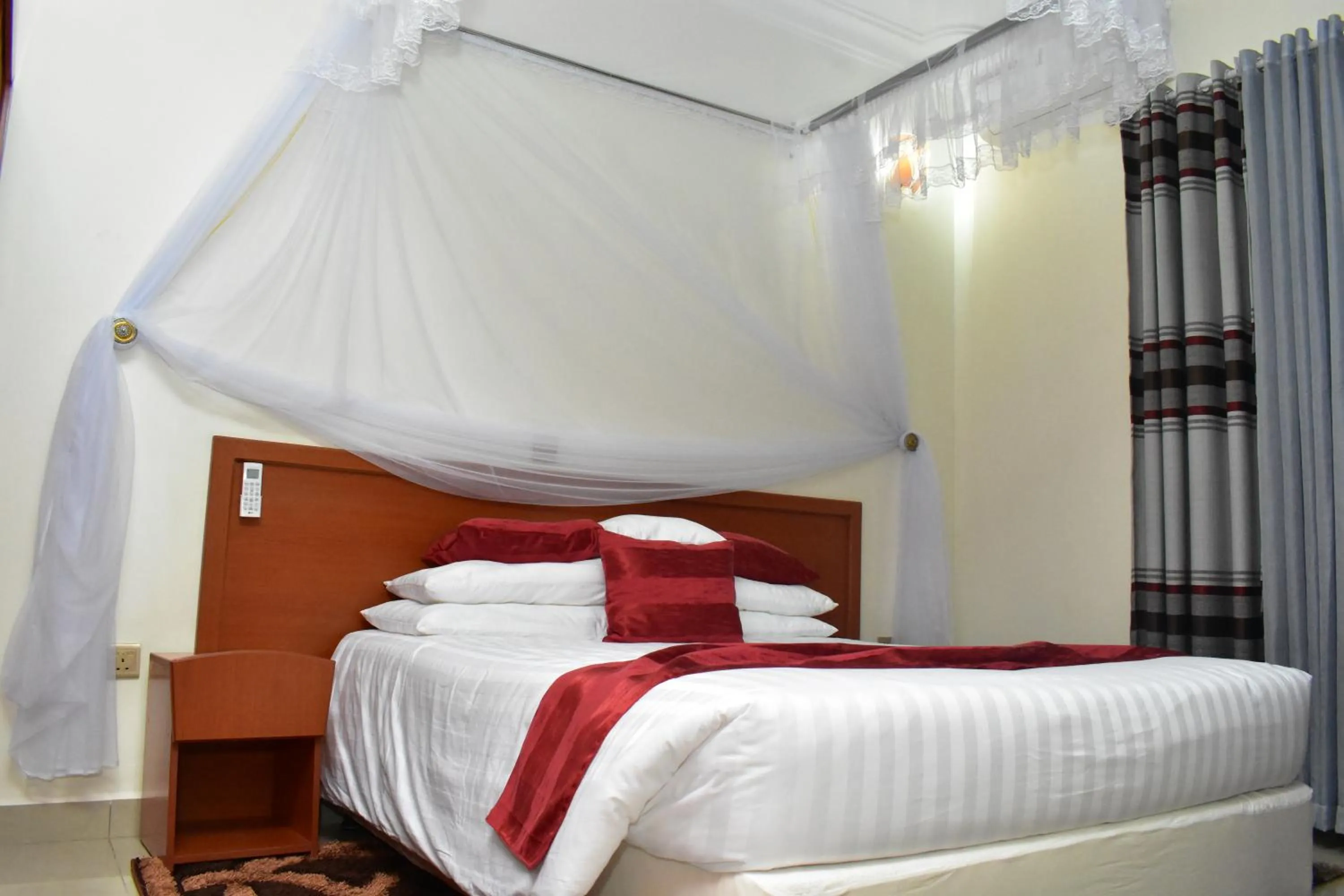 Bedroom, Bed in Lebanon Hotel