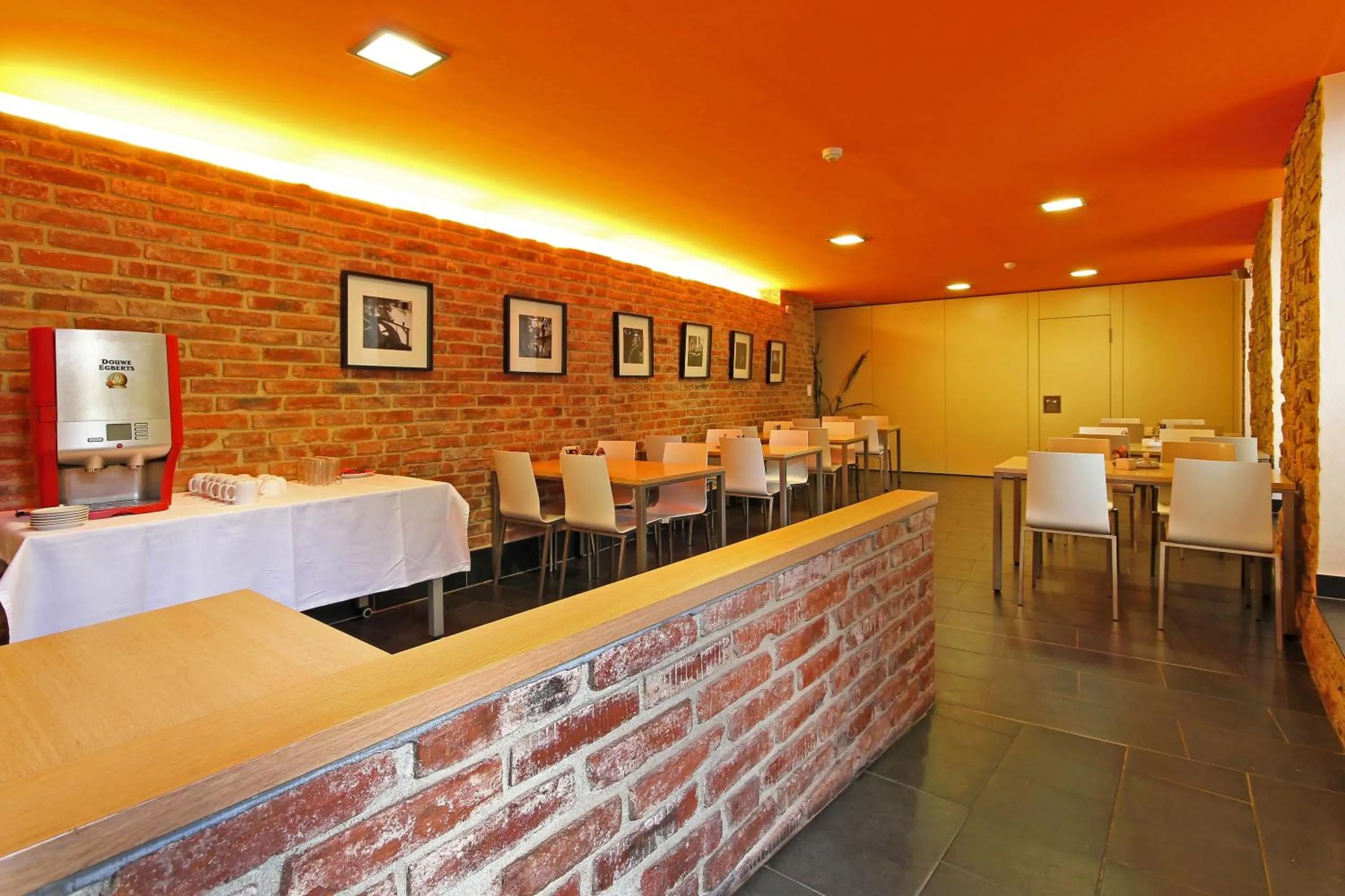 Restaurant/places to eat in Hotel U Tří volů