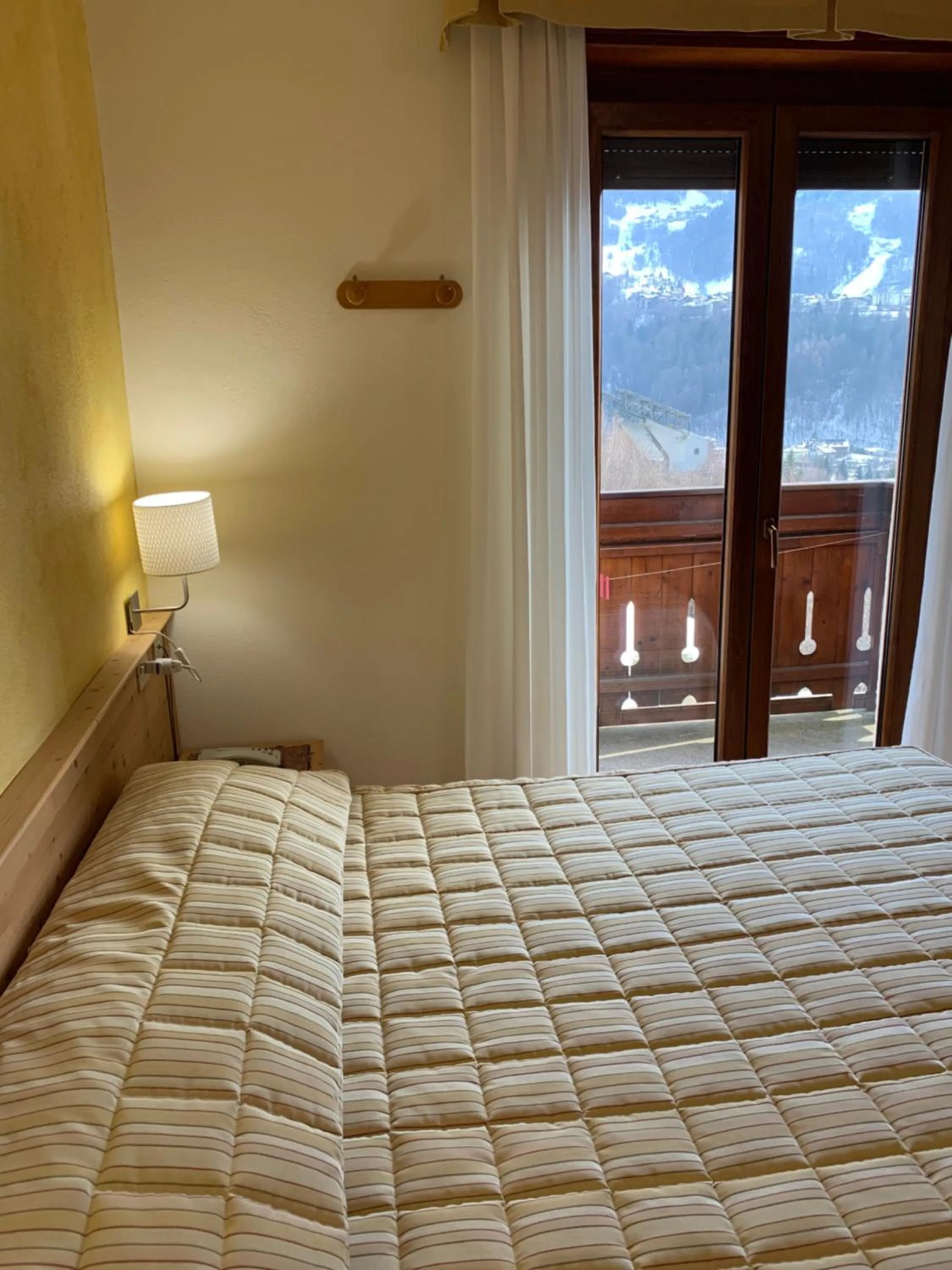 Bed in Hotel Genzianella