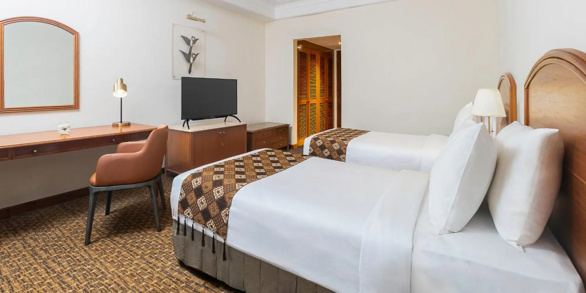 Bed in Aryaduta Menteng