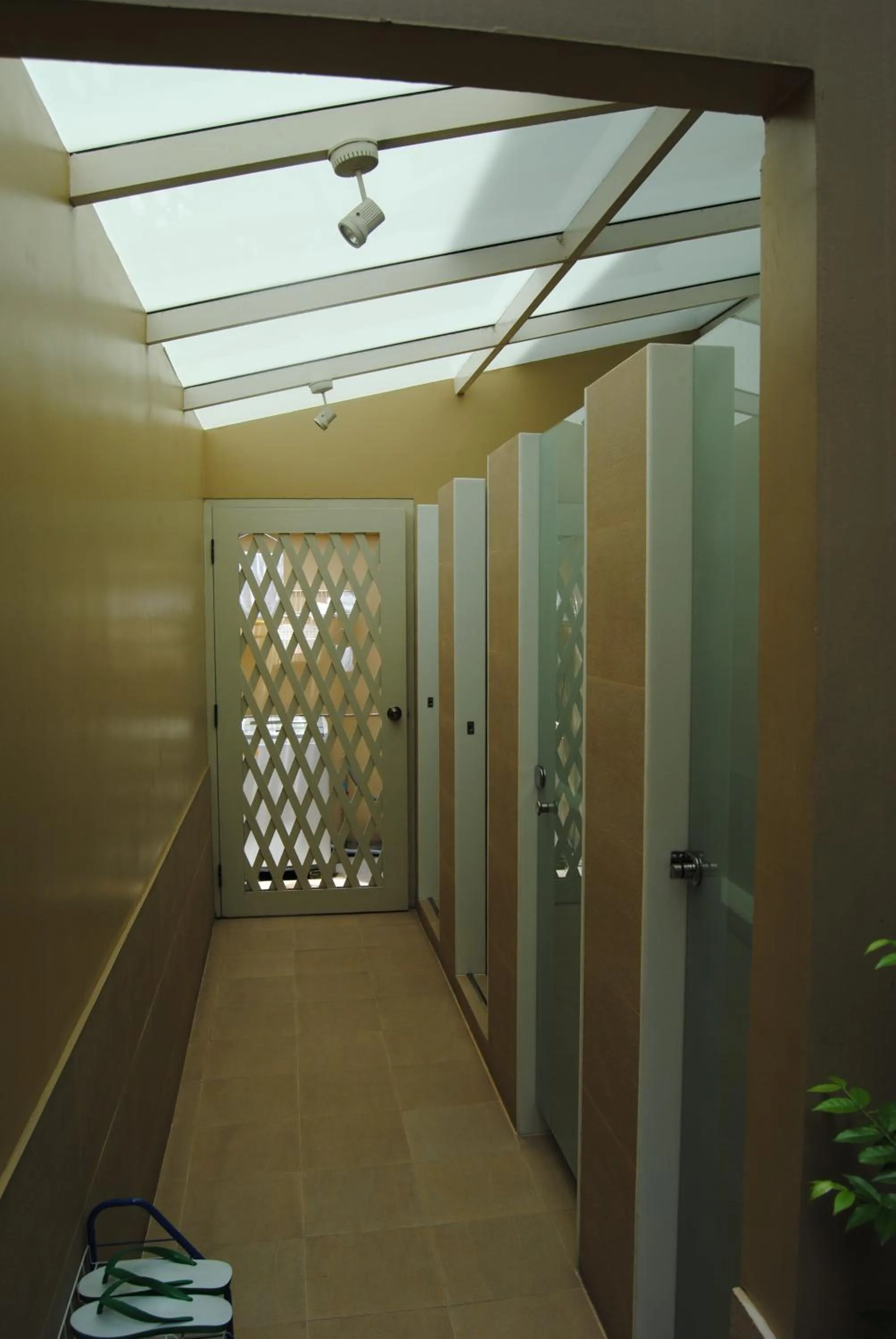 Public Bath in Baan Dinso