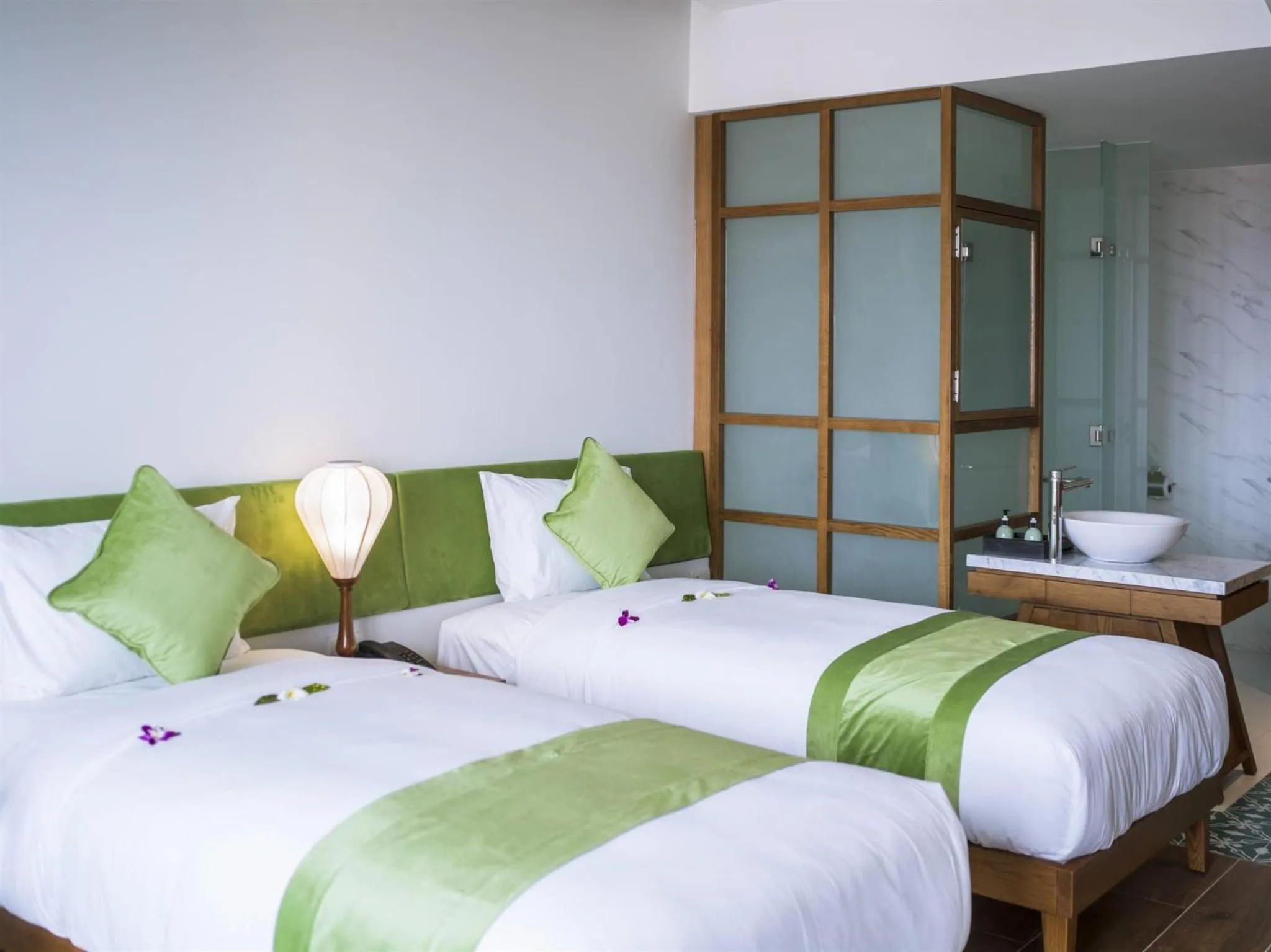 Bedroom, Bed in Vinh Hung Old Town Hotel