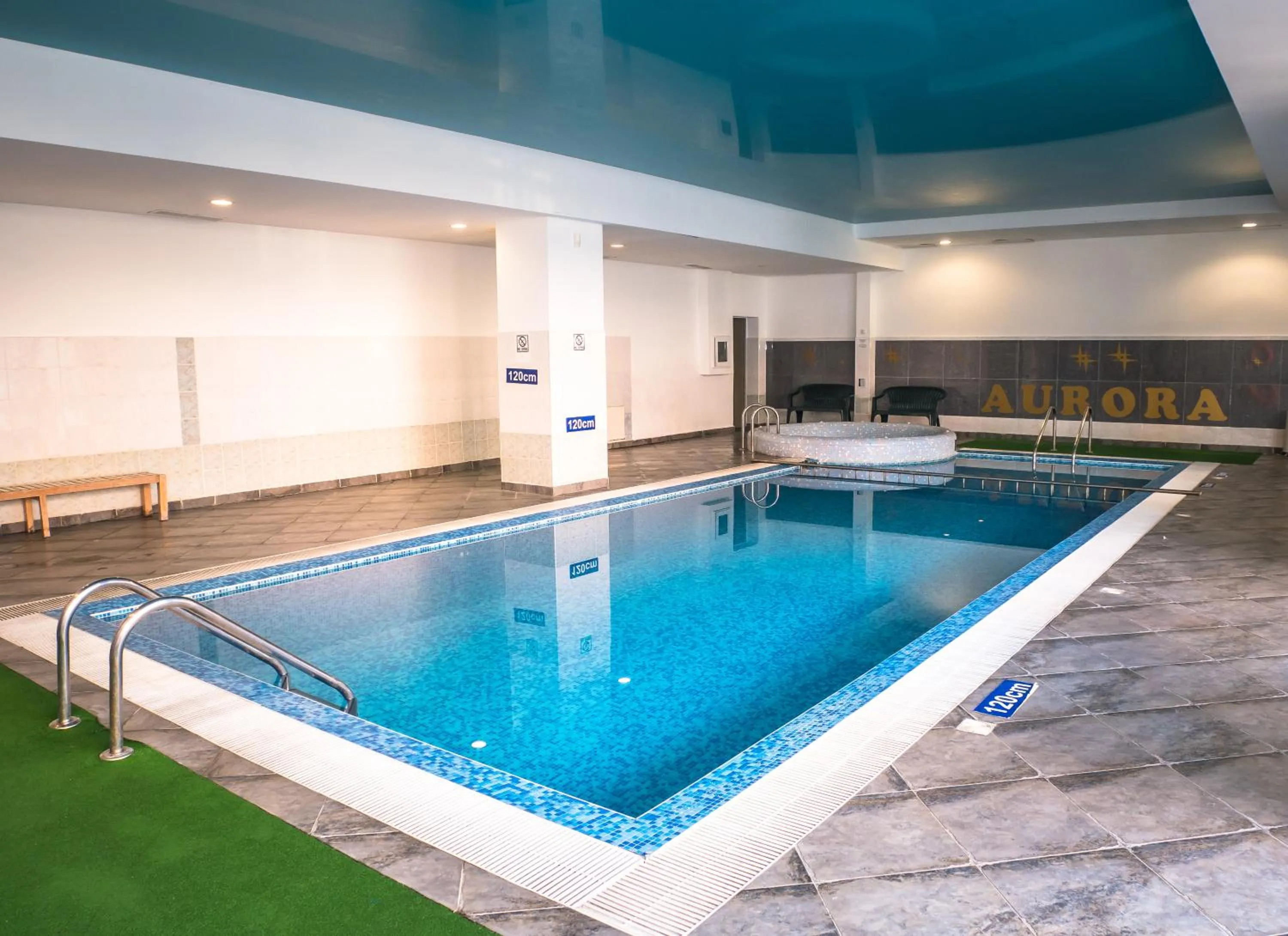 Swimming pool in Villa Aurora