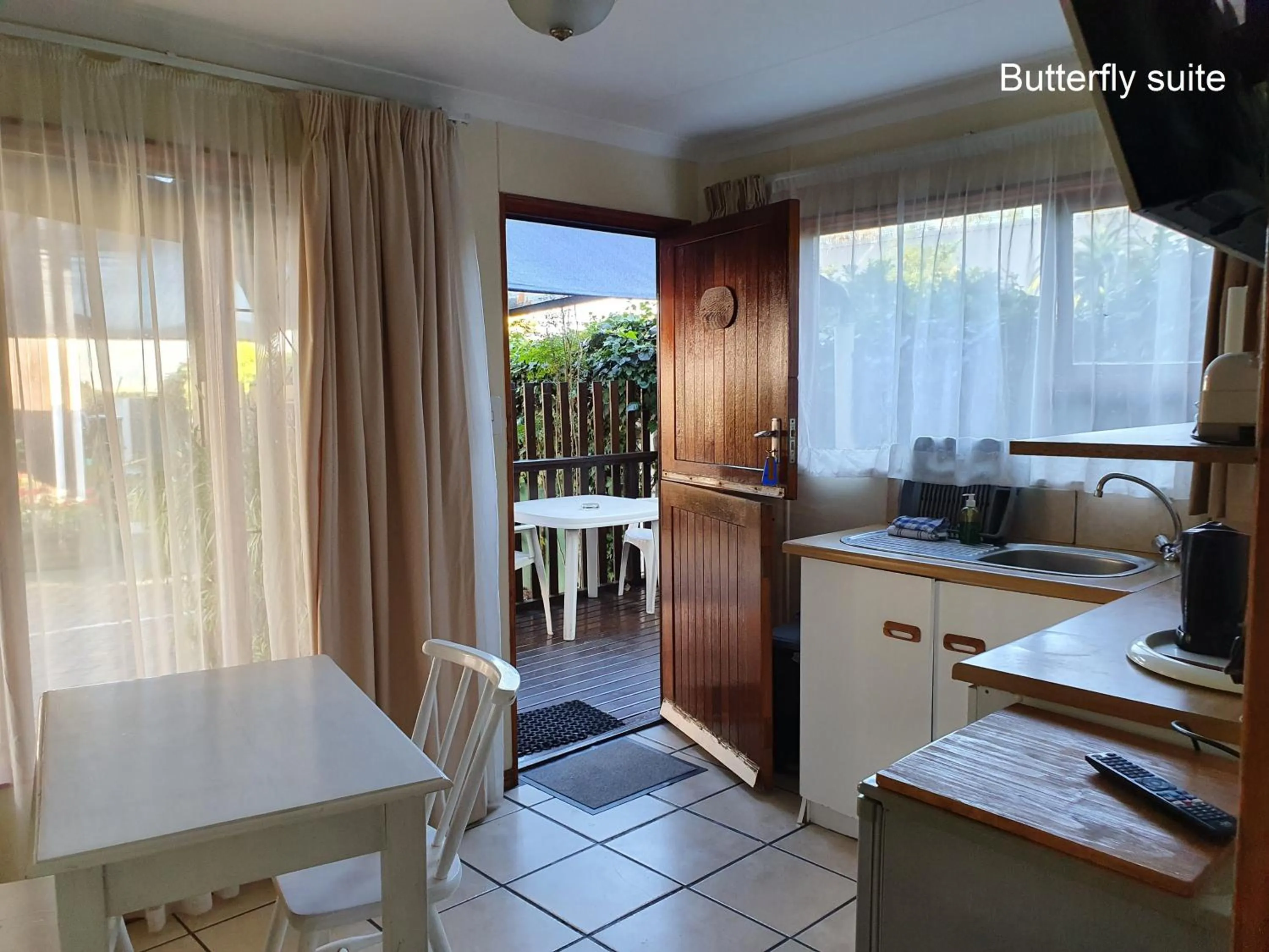 Dining area in Lakeside Accommodation
