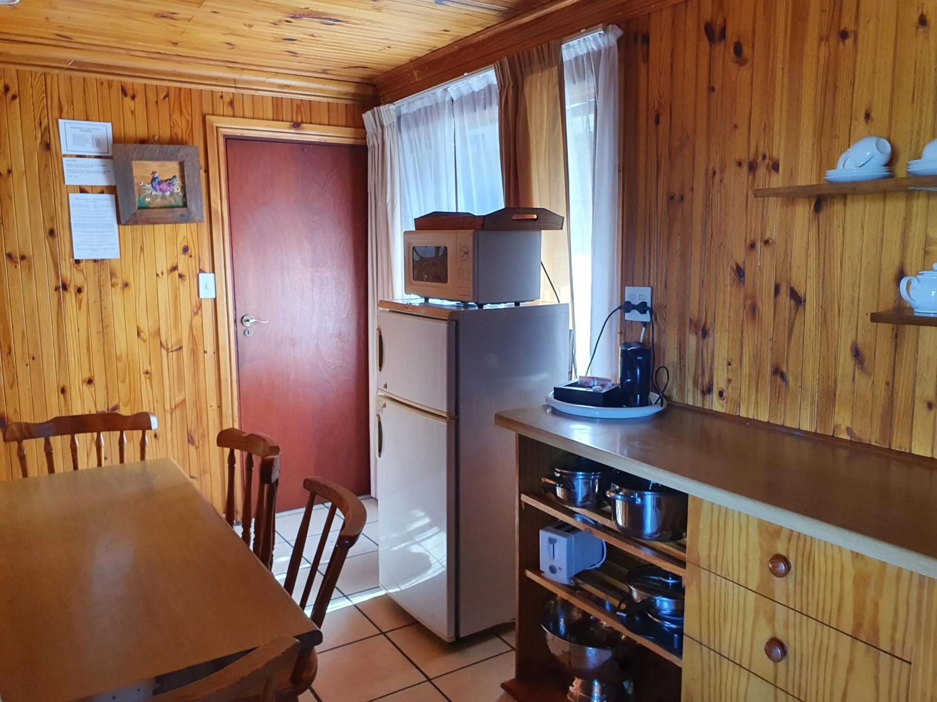 Dining area in Lakeside Accommodation