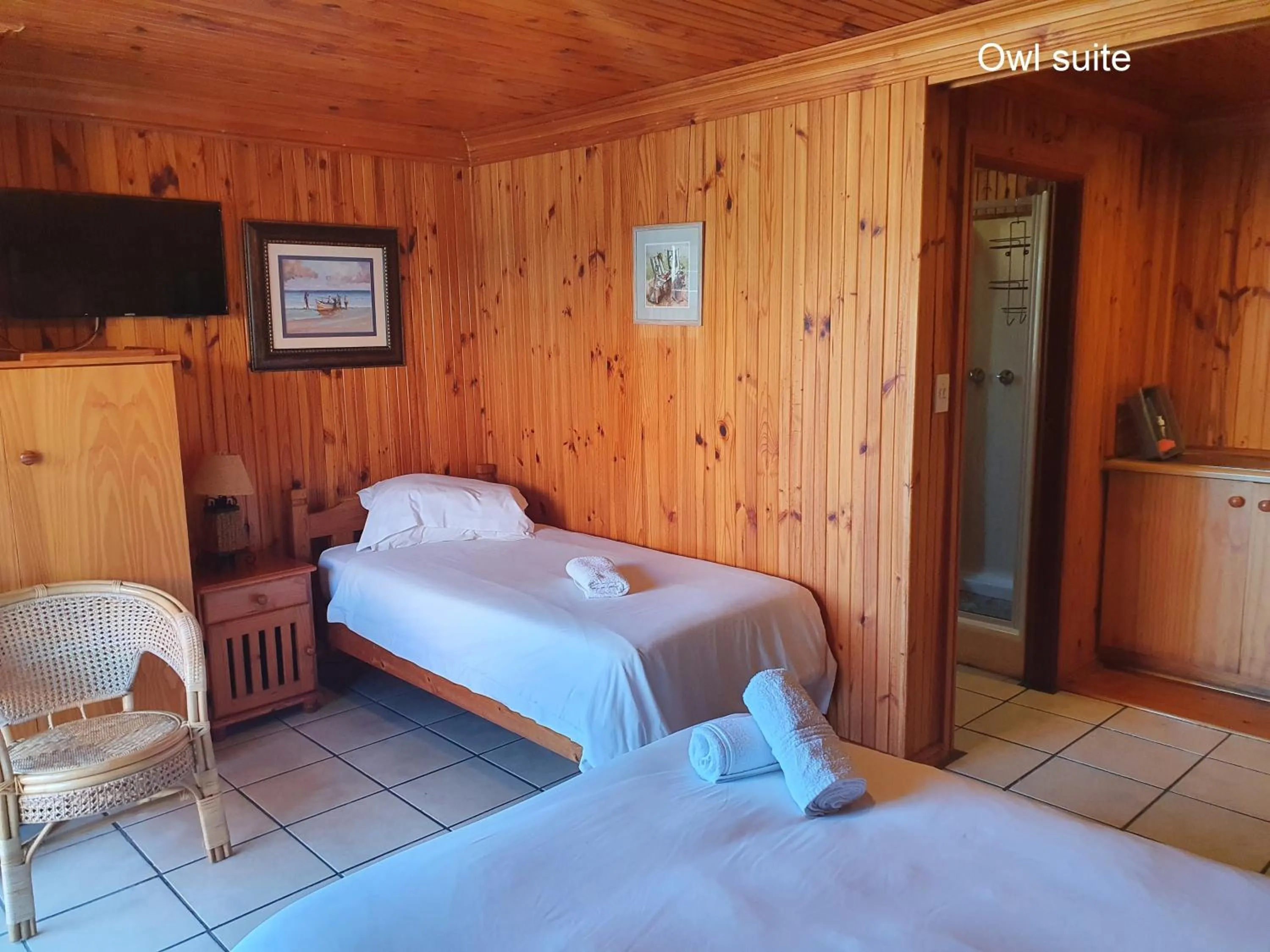 Bed in Lakeside Accommodation