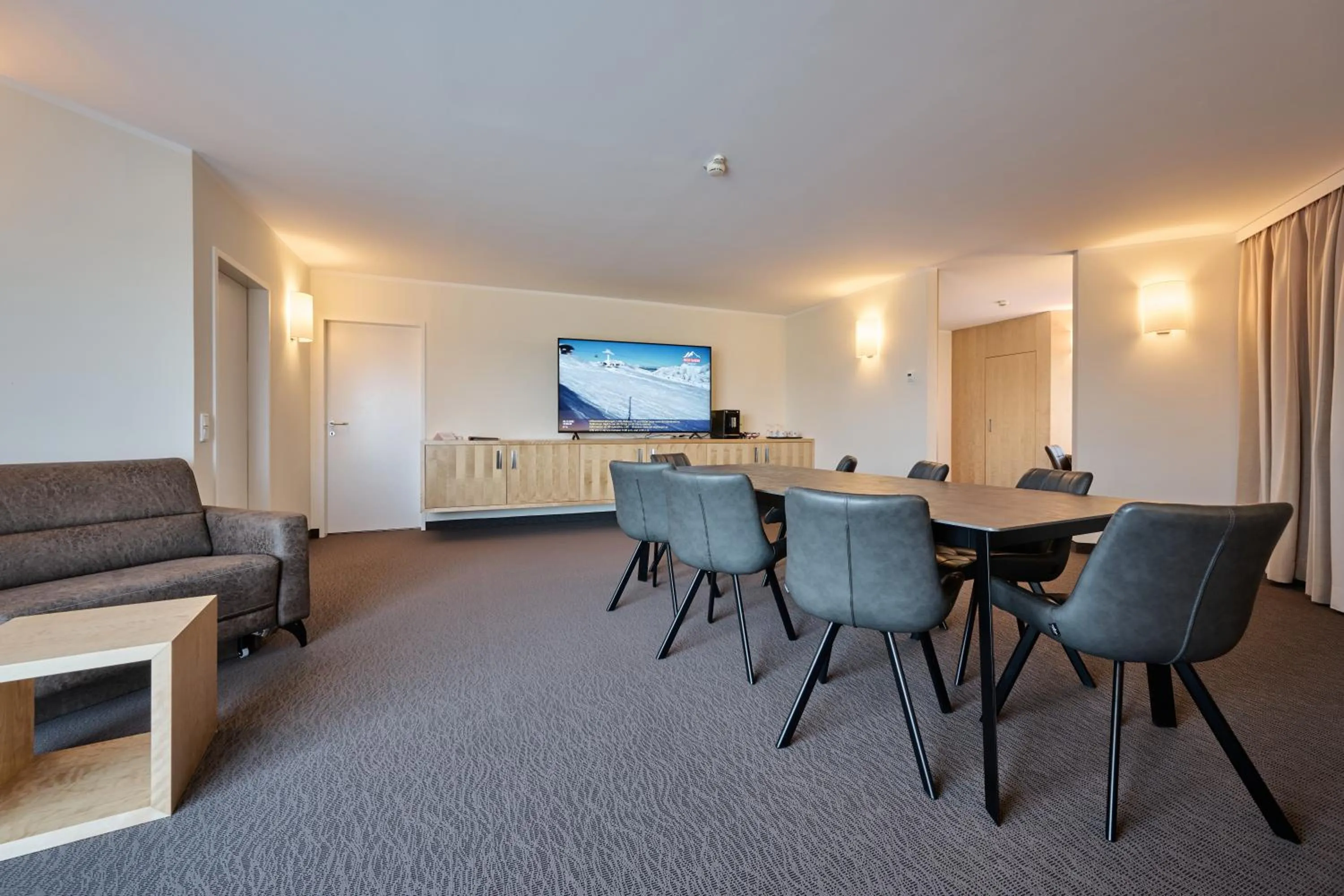 TV and multimedia in Hotel Momentum