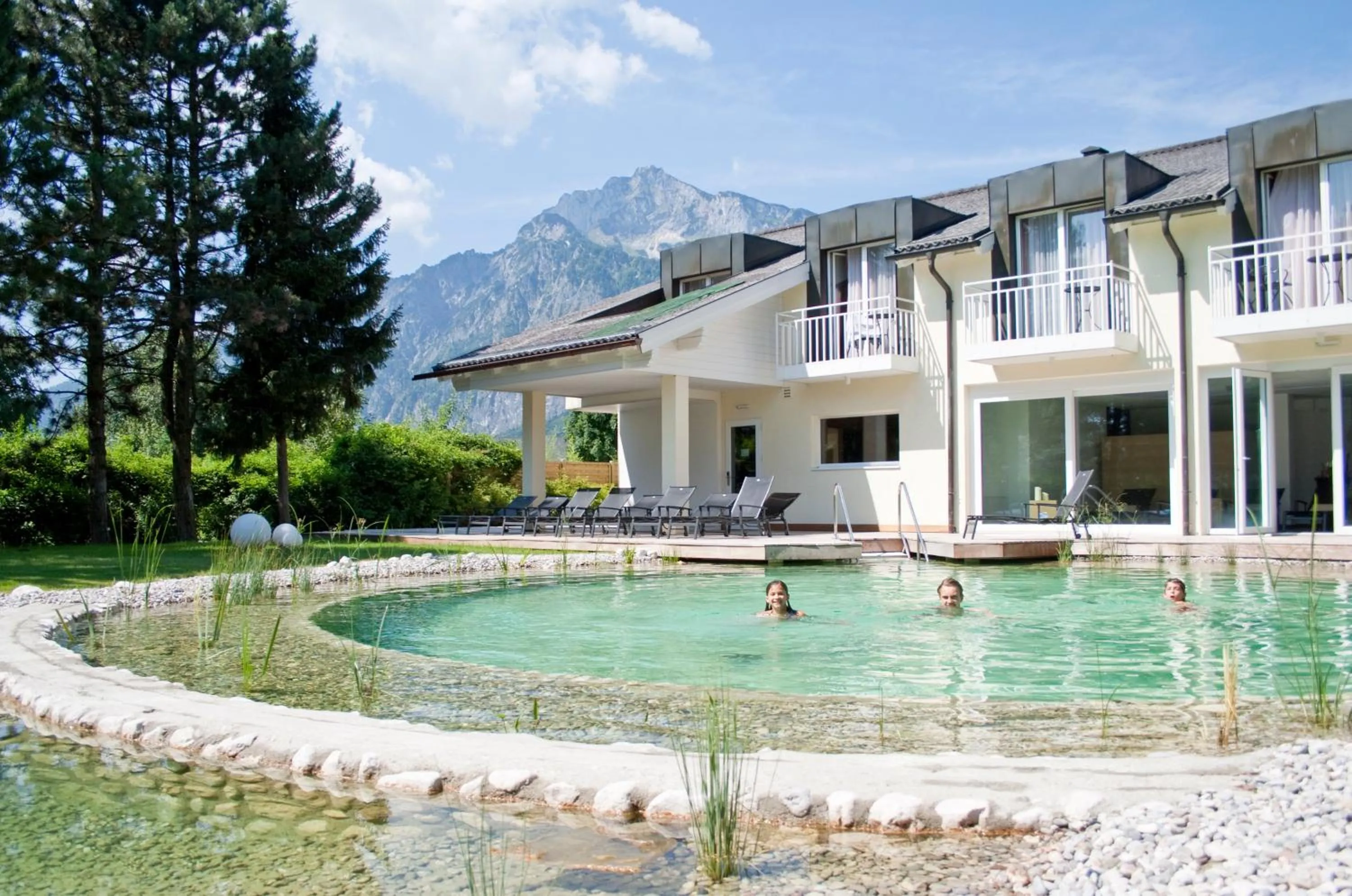 Swimming pool in Hotel Momentum