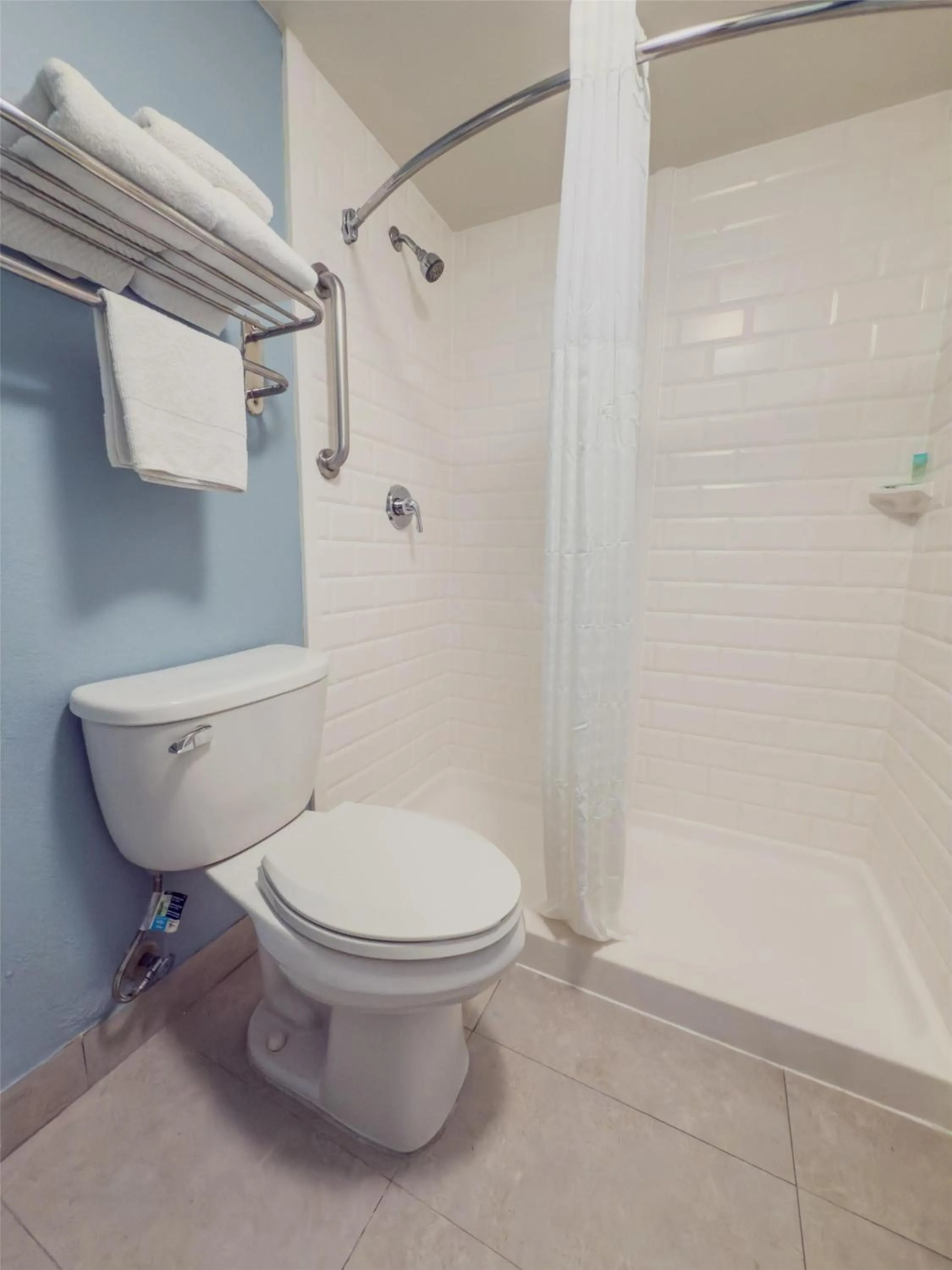Bathroom in SureStay by Best Western Jacksonville Airport