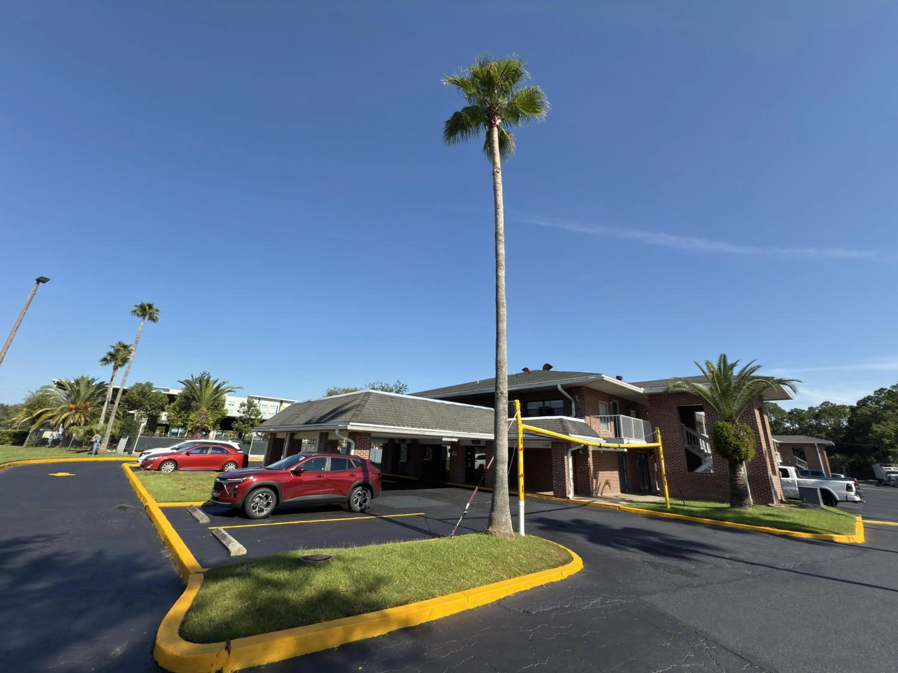 Property building in SureStay by Best Western Jacksonville Airport