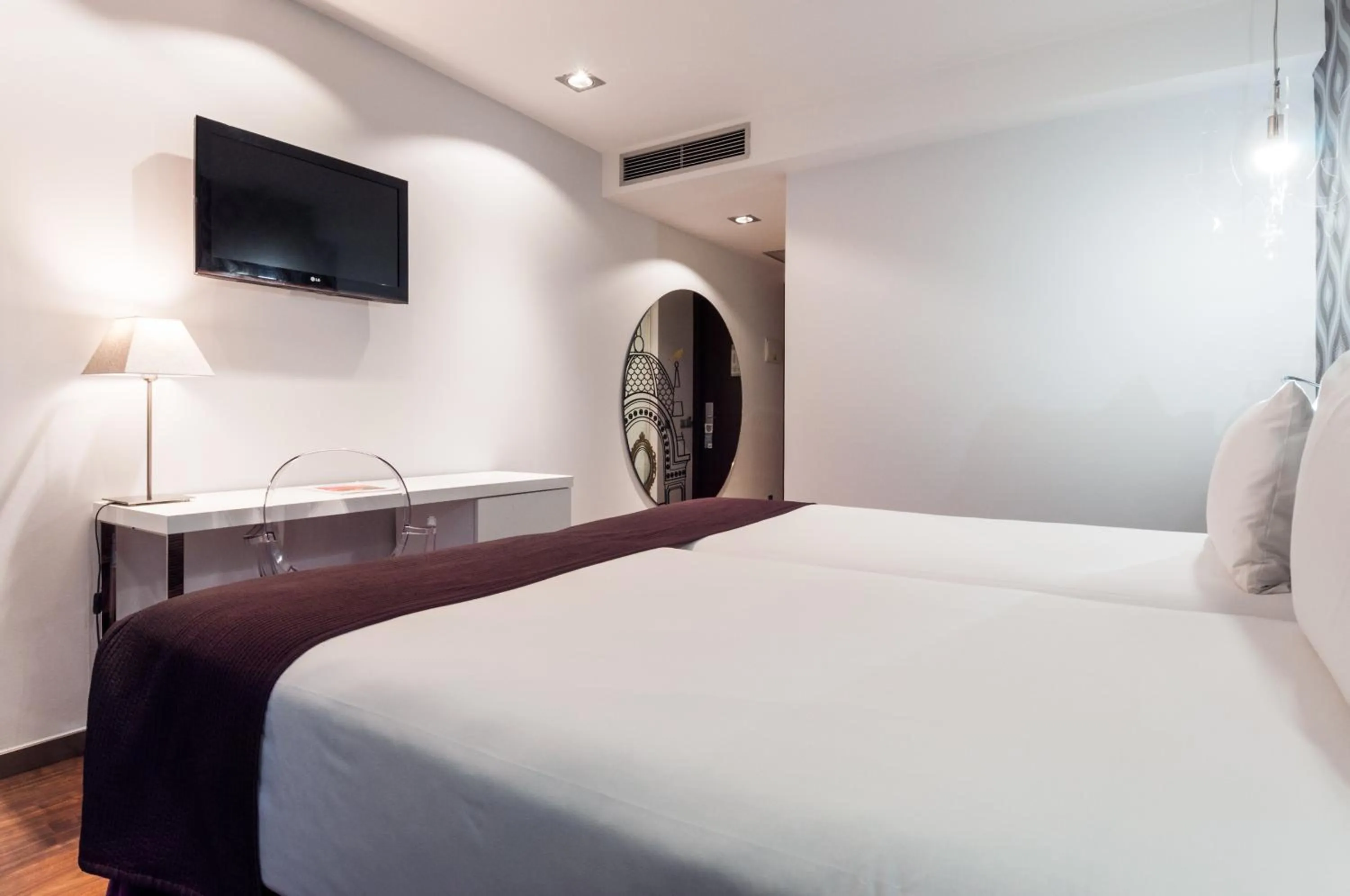 Bed in Ikonik Ramblas