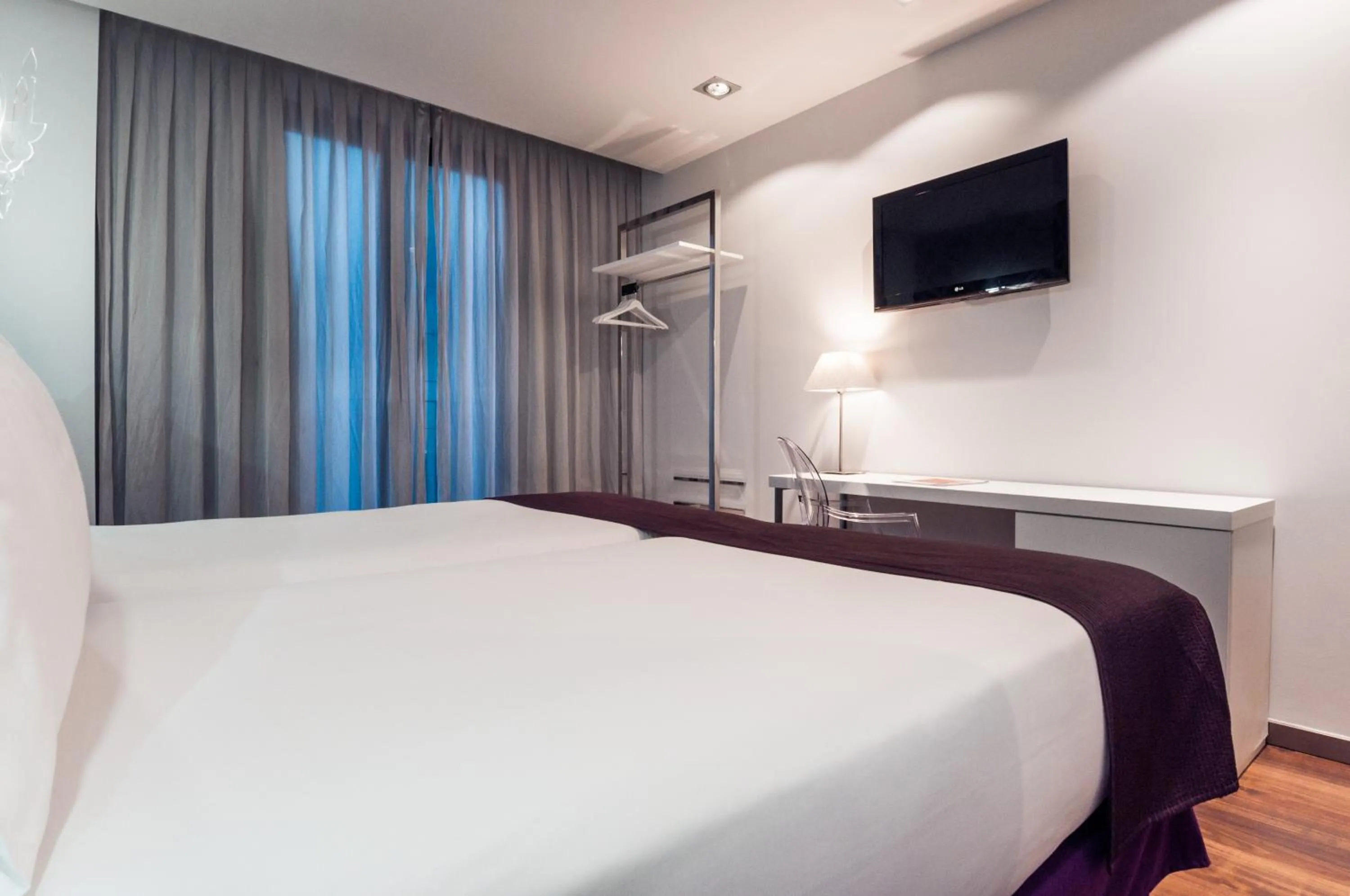 Bed in Ikonik Ramblas