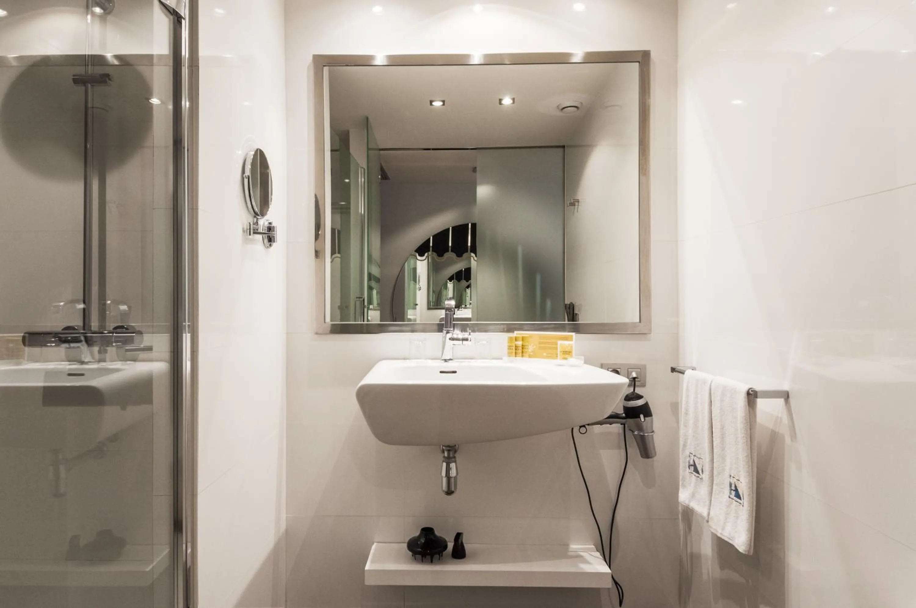 Shower in Ikonik Ramblas