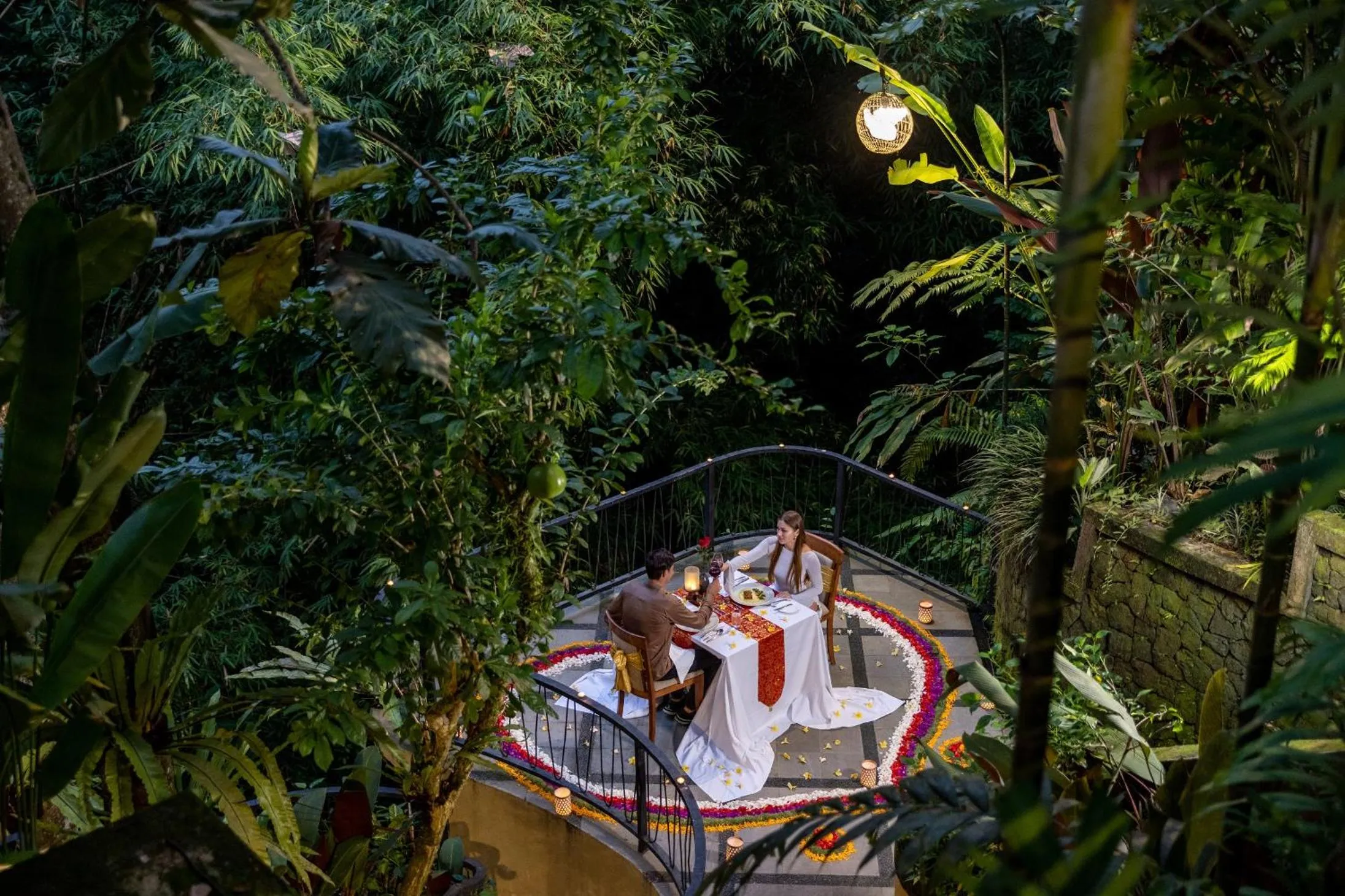 Restaurant/places to eat in The Sankara Suites and Villas