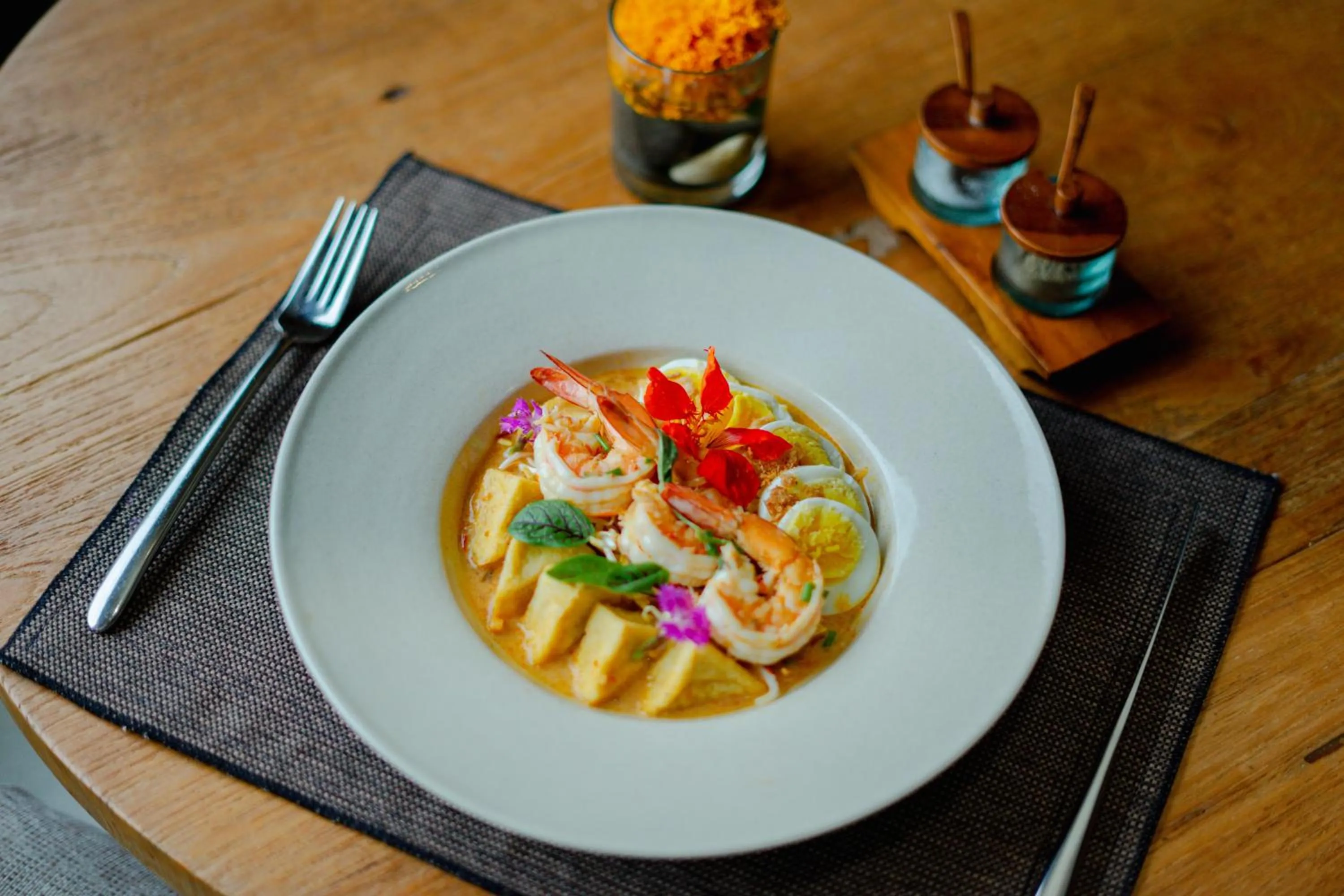 Restaurant/places to eat in The Sankara Suites and Villas