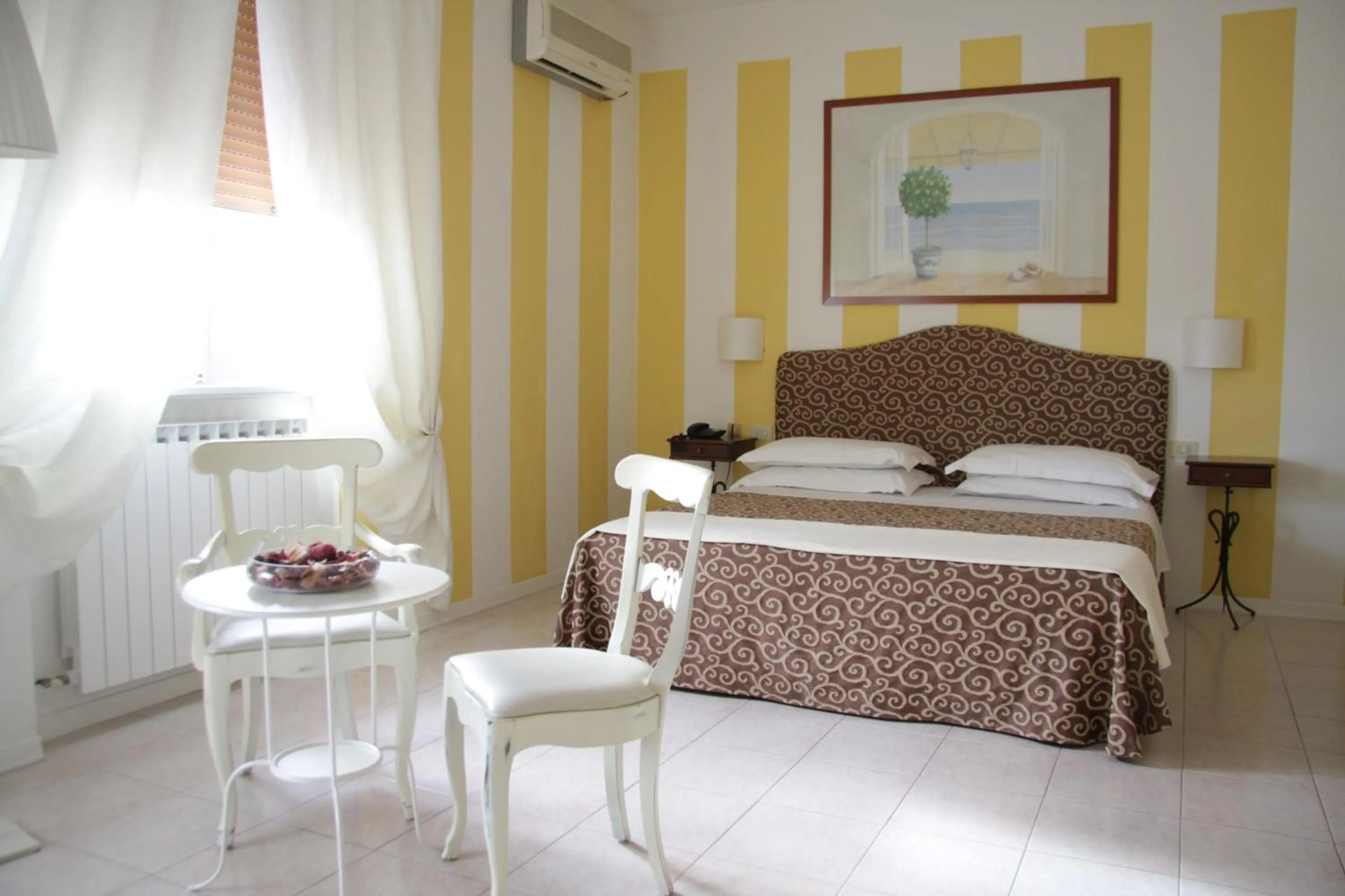 Bedroom, Bed in Hotel Alex