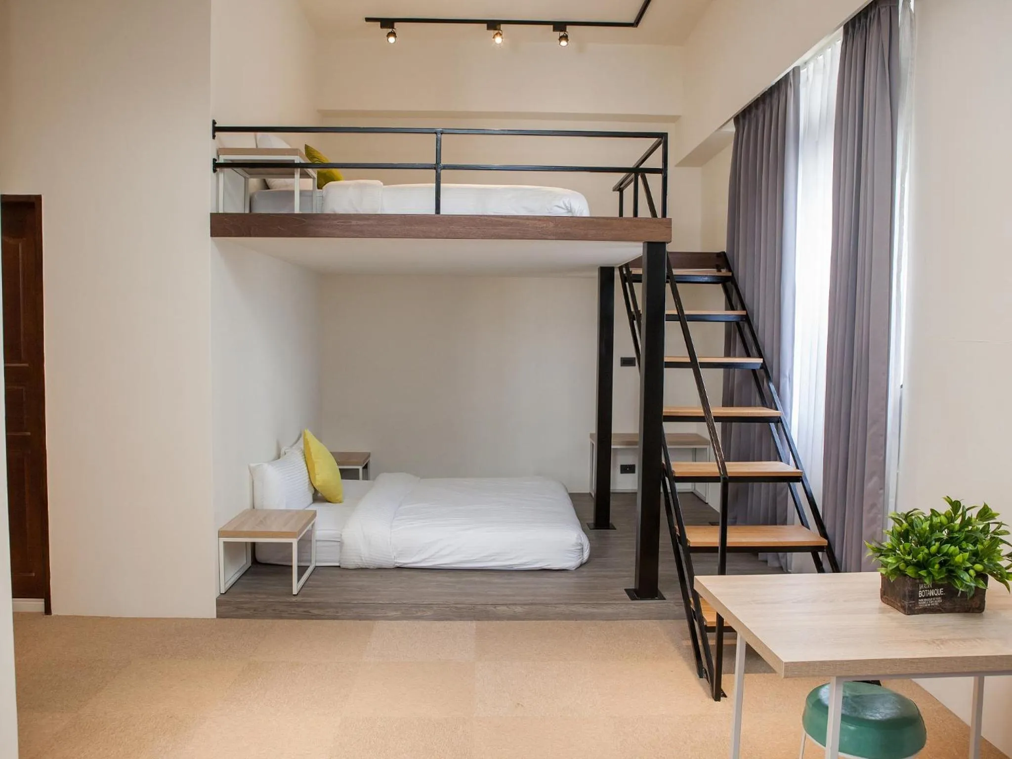 Bed in Rainbow Hotel