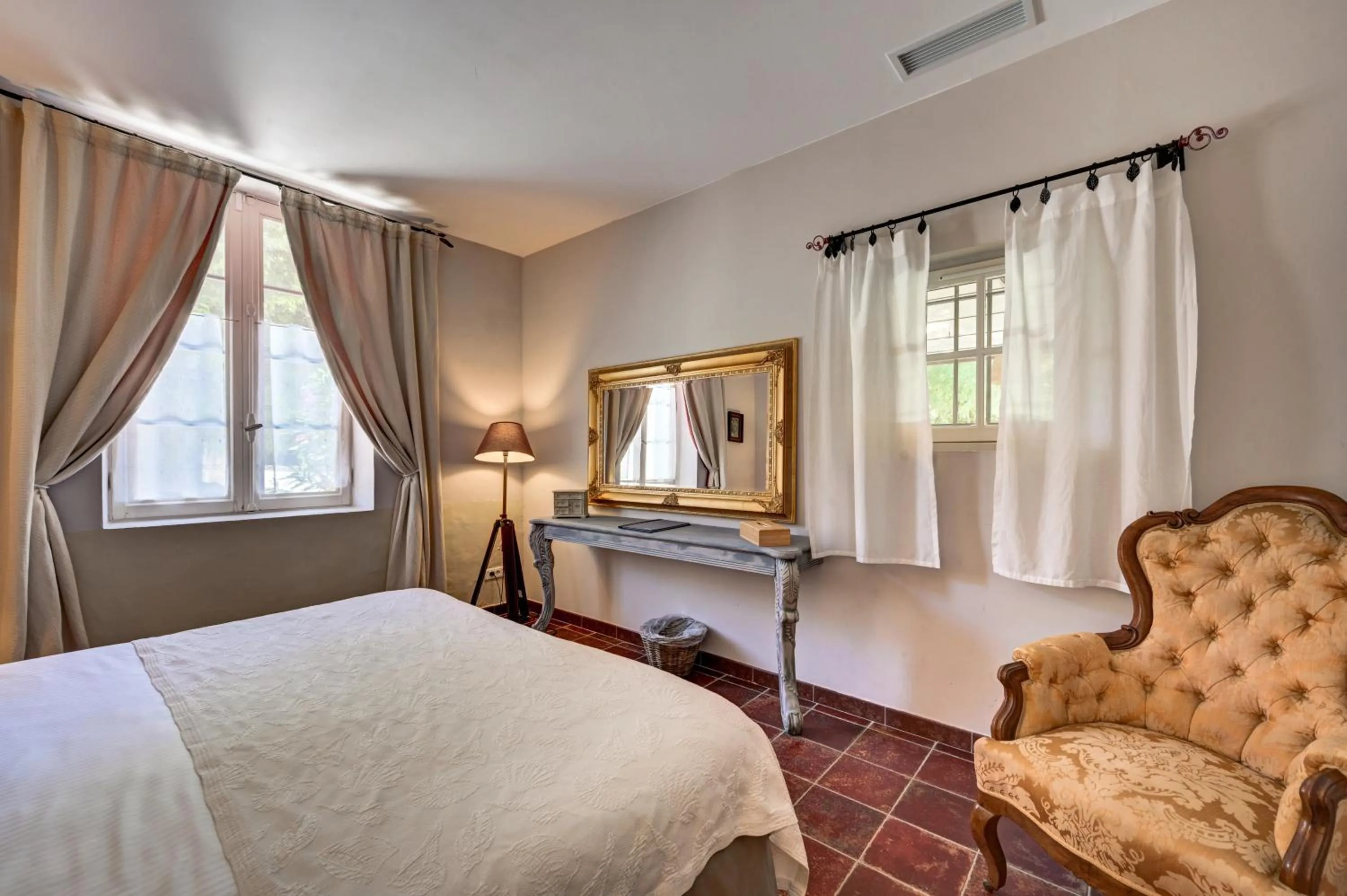 Decorative detail, Bed in Mas des Comtes de Provence