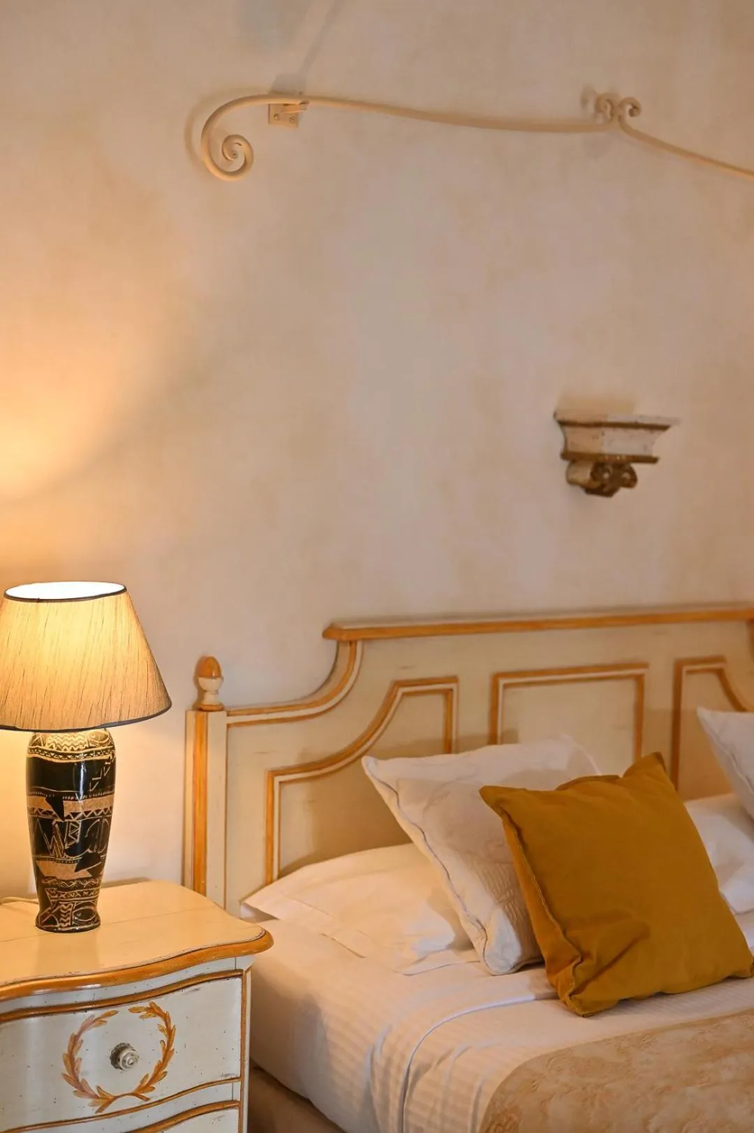 Bed in Mas des Comtes de Provence