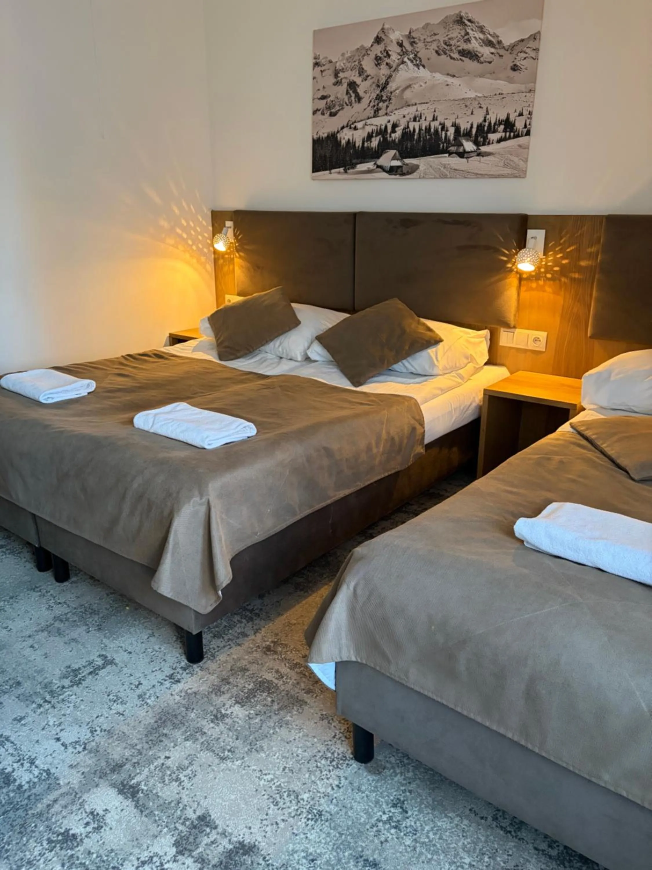 Bed in ZAJAZD BIAŁCZAŃSKI Dom Wypoczynkowy Restauracja