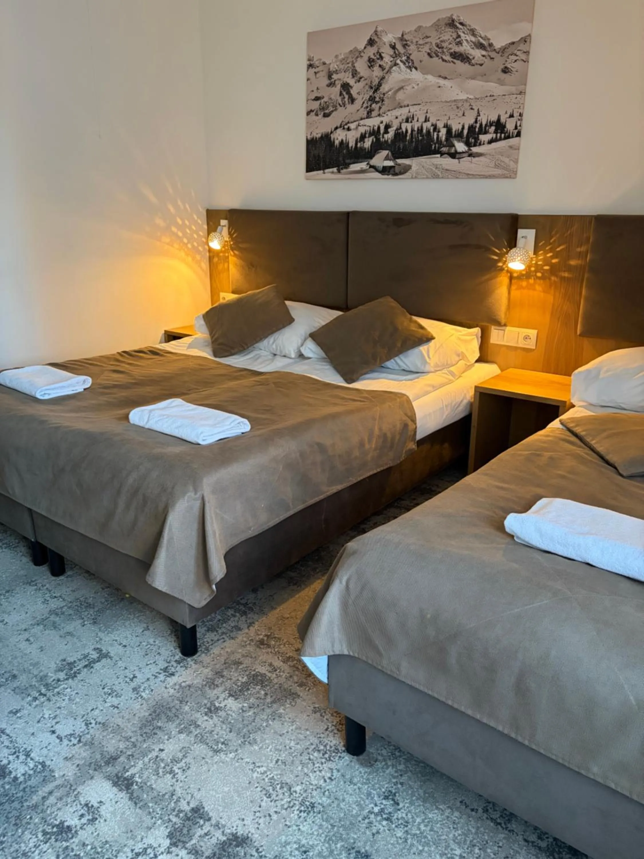 Bed in ZAJAZD BIAŁCZAŃSKI Dom Wypoczynkowy Restauracja