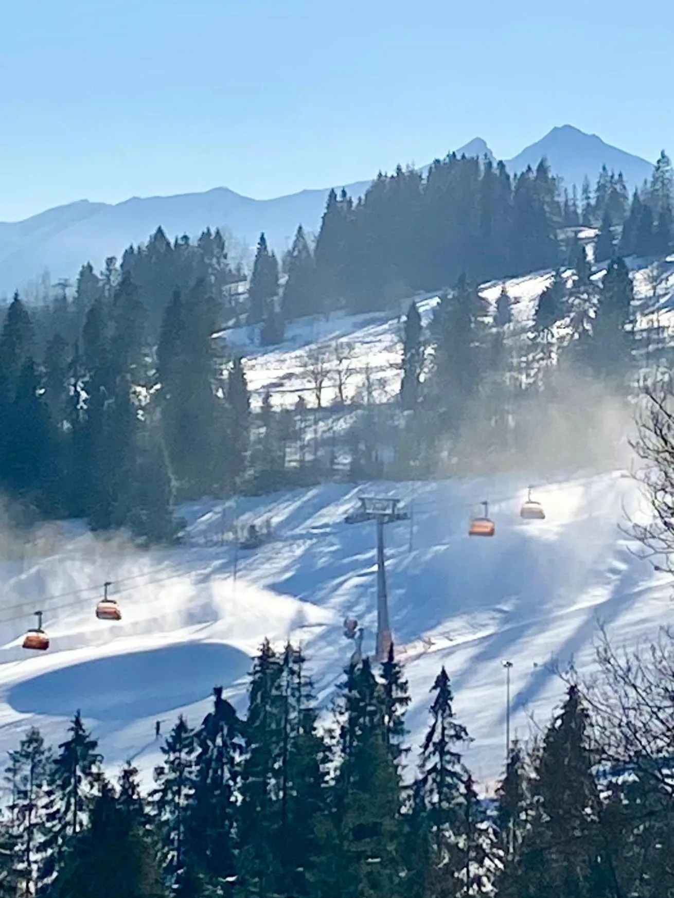 ZAJAZD BIAŁCZAŃSKI Dom Wypoczynkowy Restauracja blisko Stoków Narciarskich
