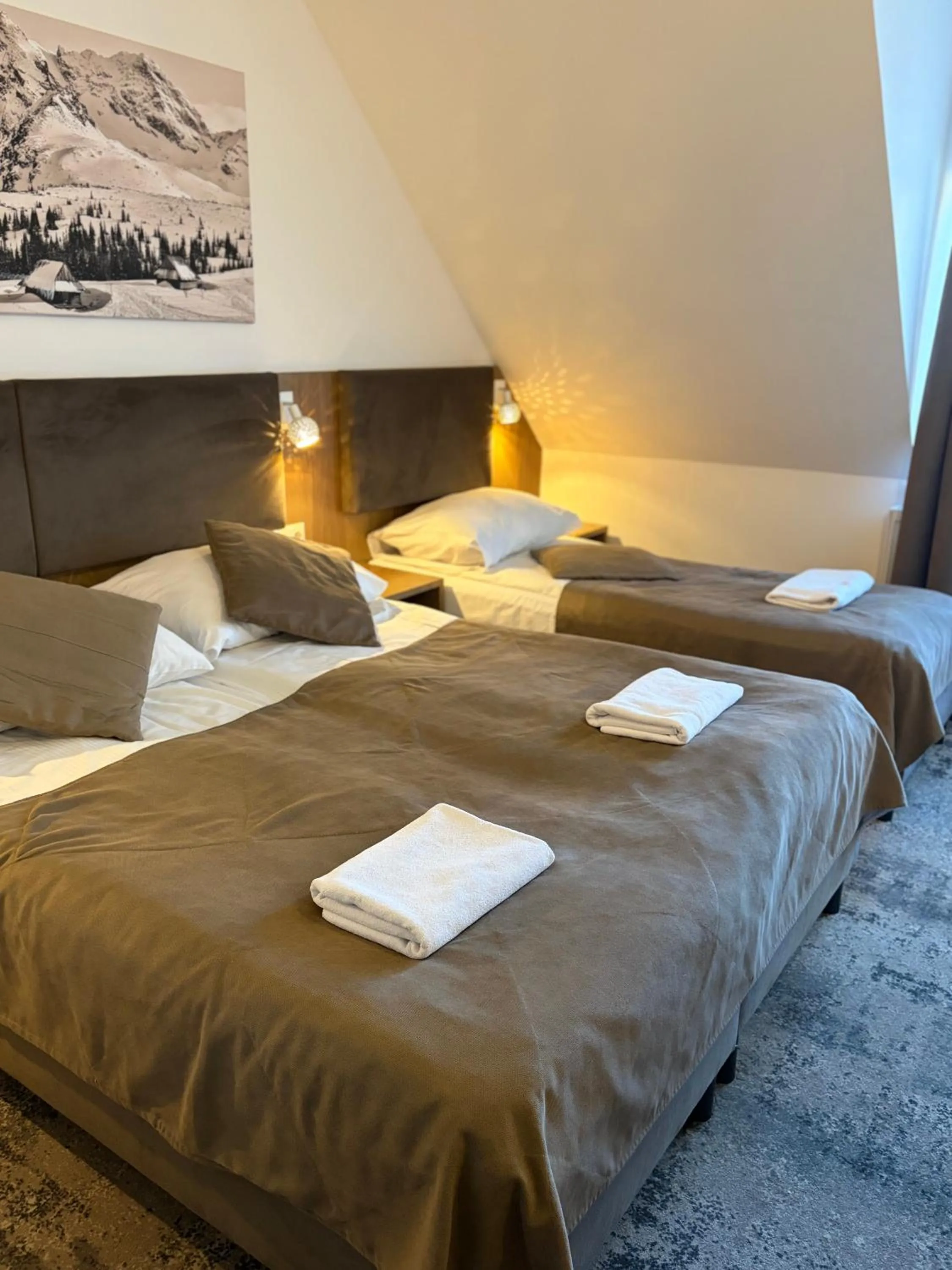 Bed in ZAJAZD BIAŁCZAŃSKI Dom Wypoczynkowy Restauracja