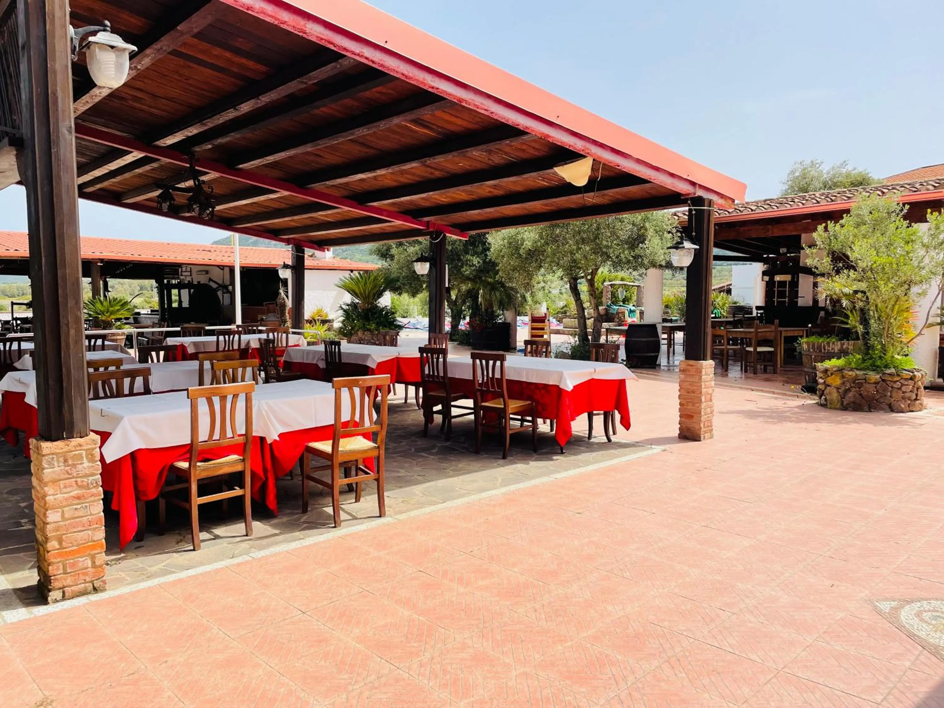 Restaurant/places to eat in Albergo Hotel Villaggio Ristorante Tanit