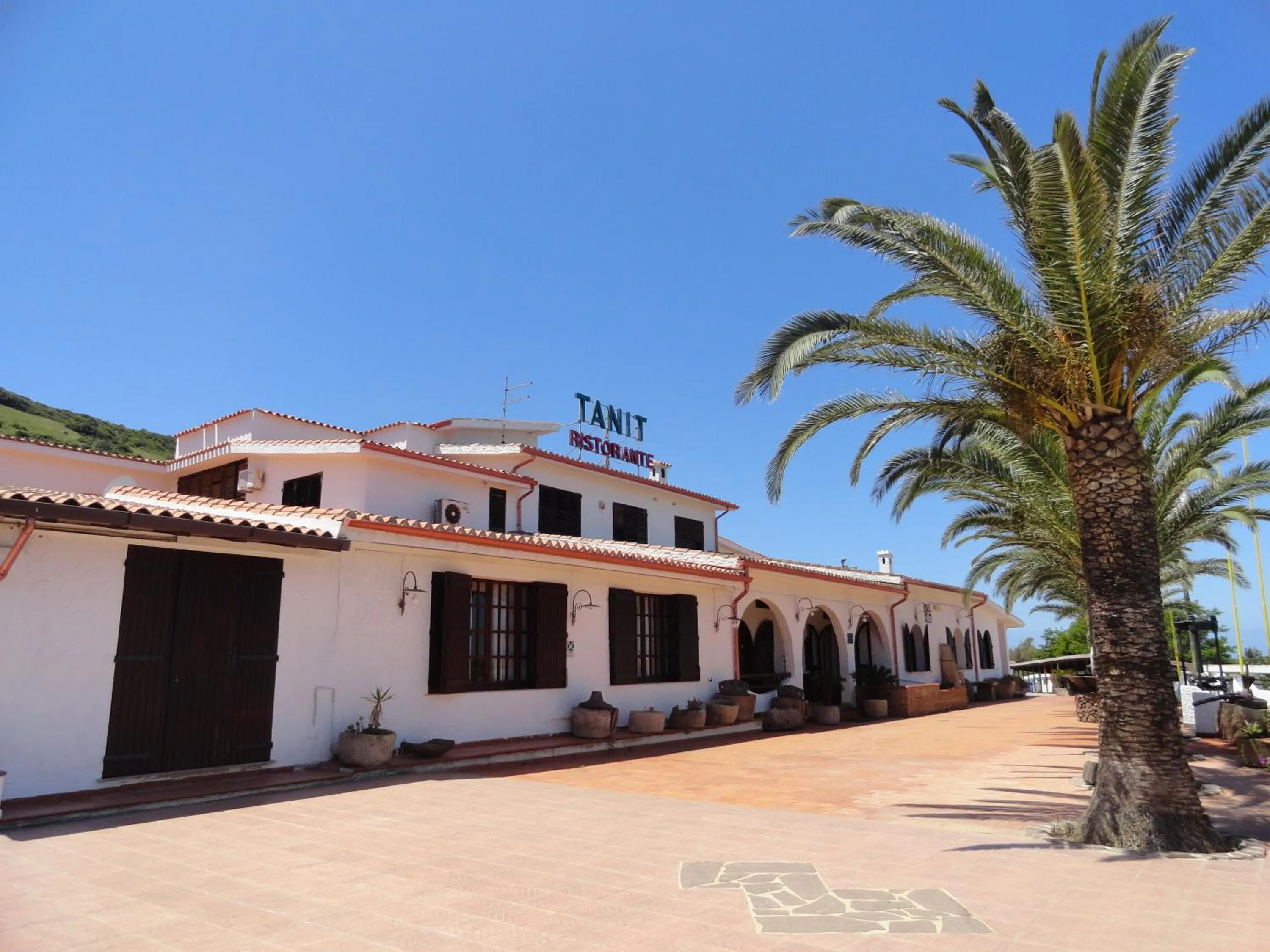 Facade/entrance in Albergo Hotel Villaggio Ristorante Tanit