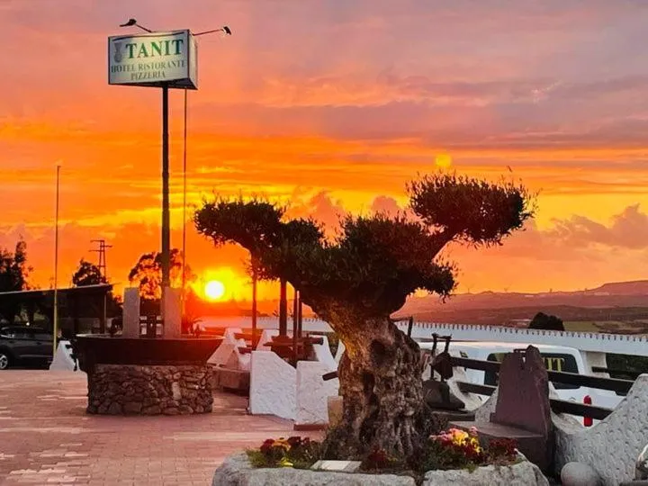 Property building in Albergo Hotel Villaggio Ristorante Tanit