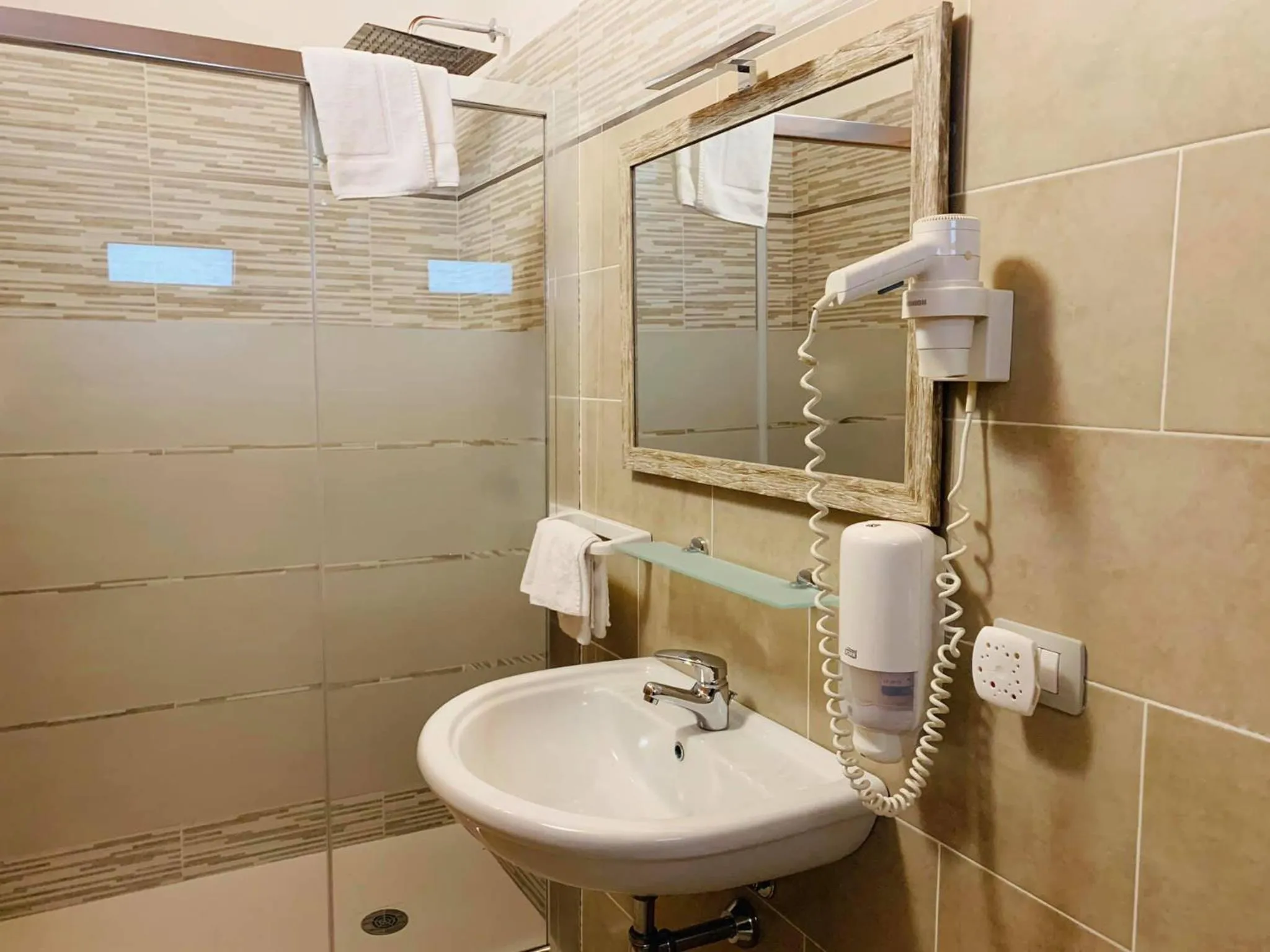 Albergo Hotel Villaggio Ristorante Tanit