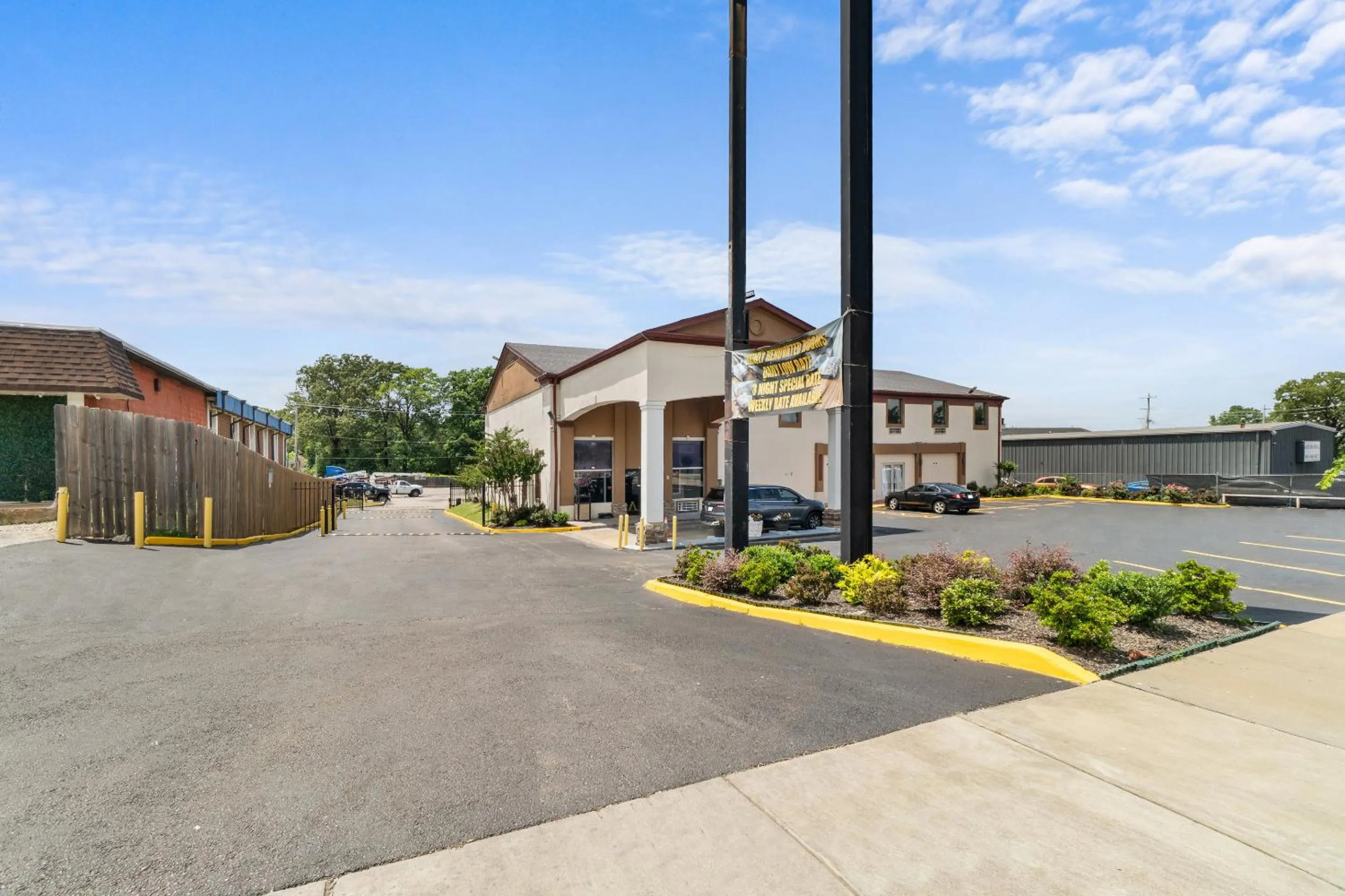 Property building in Red Roof Inn Memphis - Graceland Airport