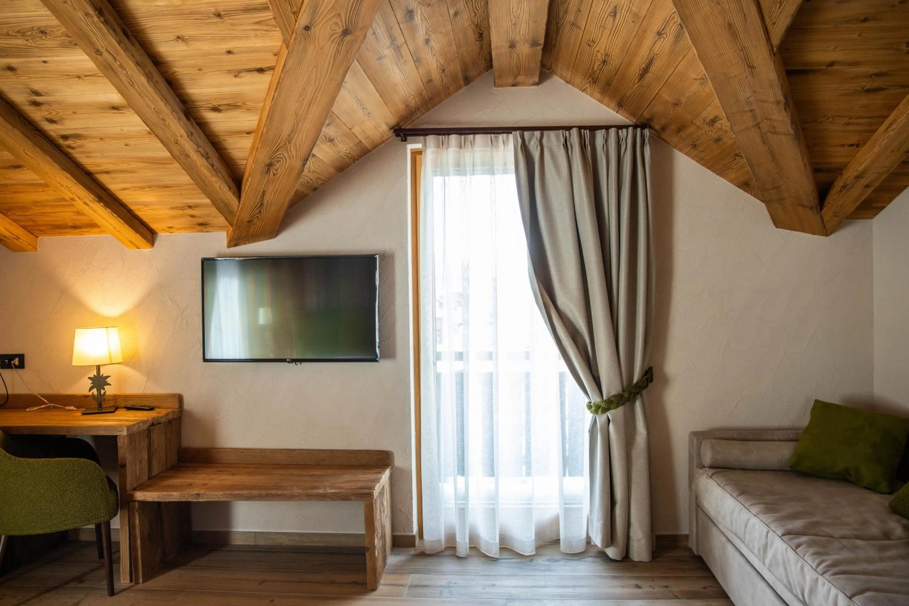 Bedroom, Bed in Hotel La Montanina