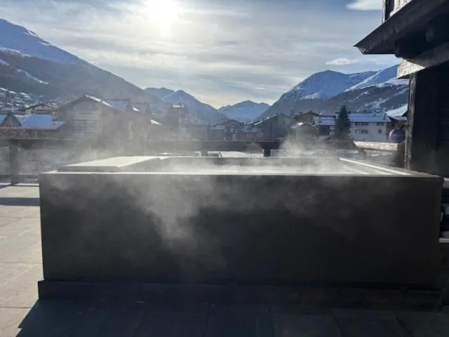 Hot Tub in Hotel La Montanina