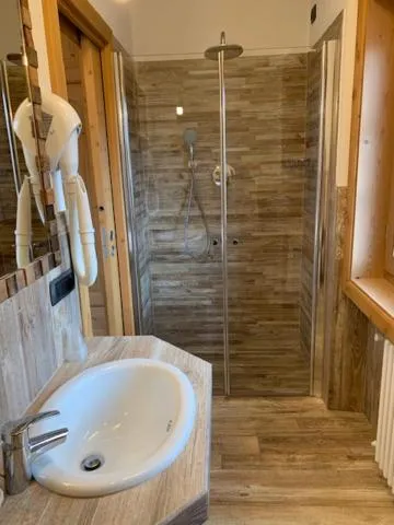 Bathroom in Hotel La Montanina