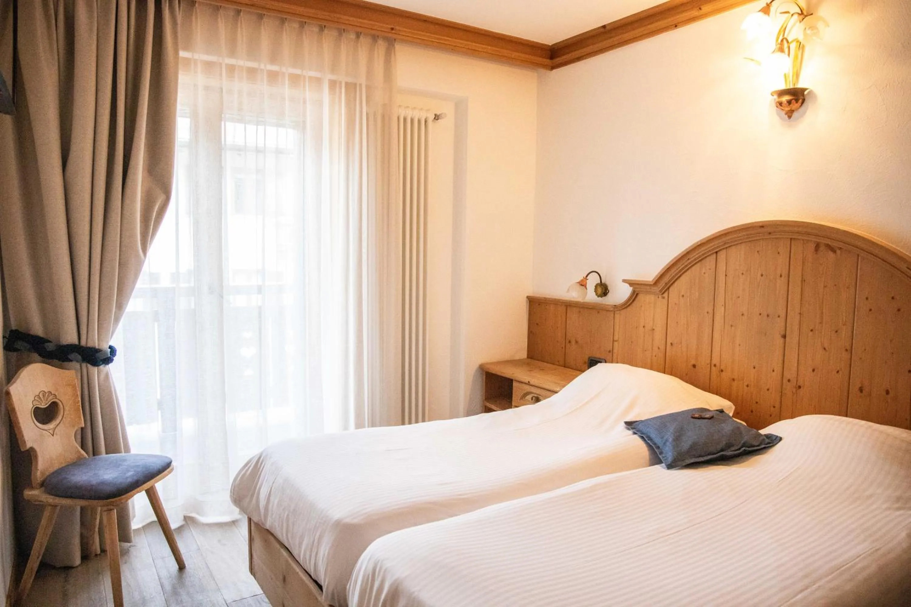 Bedroom, Bed in Hotel La Montanina